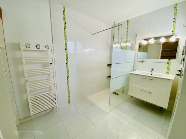 EXCLUSIVITE - PEROLS   Belle villa T6/7 de 167m2 sur 471m2 de terrain avec GARAGE de 25m. — photo 10