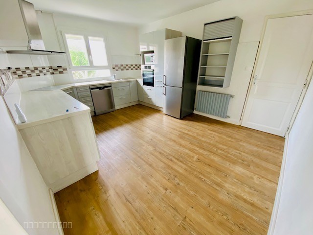 EXCLUSIVITE - PEROLS   Belle villa T6/7 de 167m2 sur 471m2 de terrain avec GARAGE de 25m. — photo 8