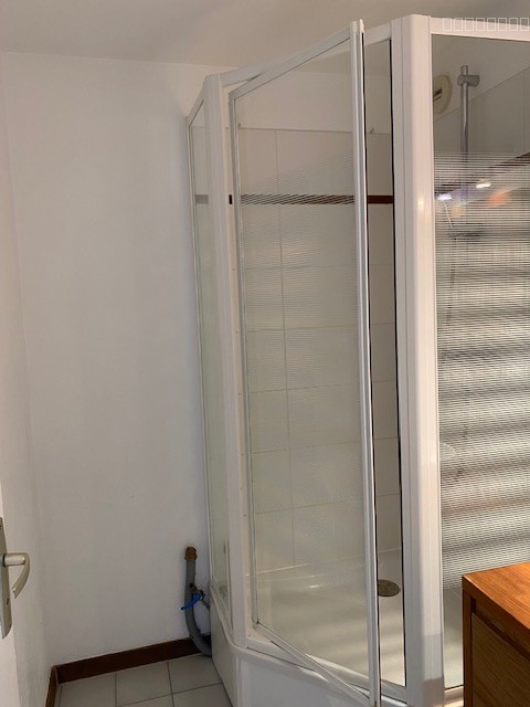Appartement T2 au 2ème étage avec parking - LAC SALONIQUE — photo 9