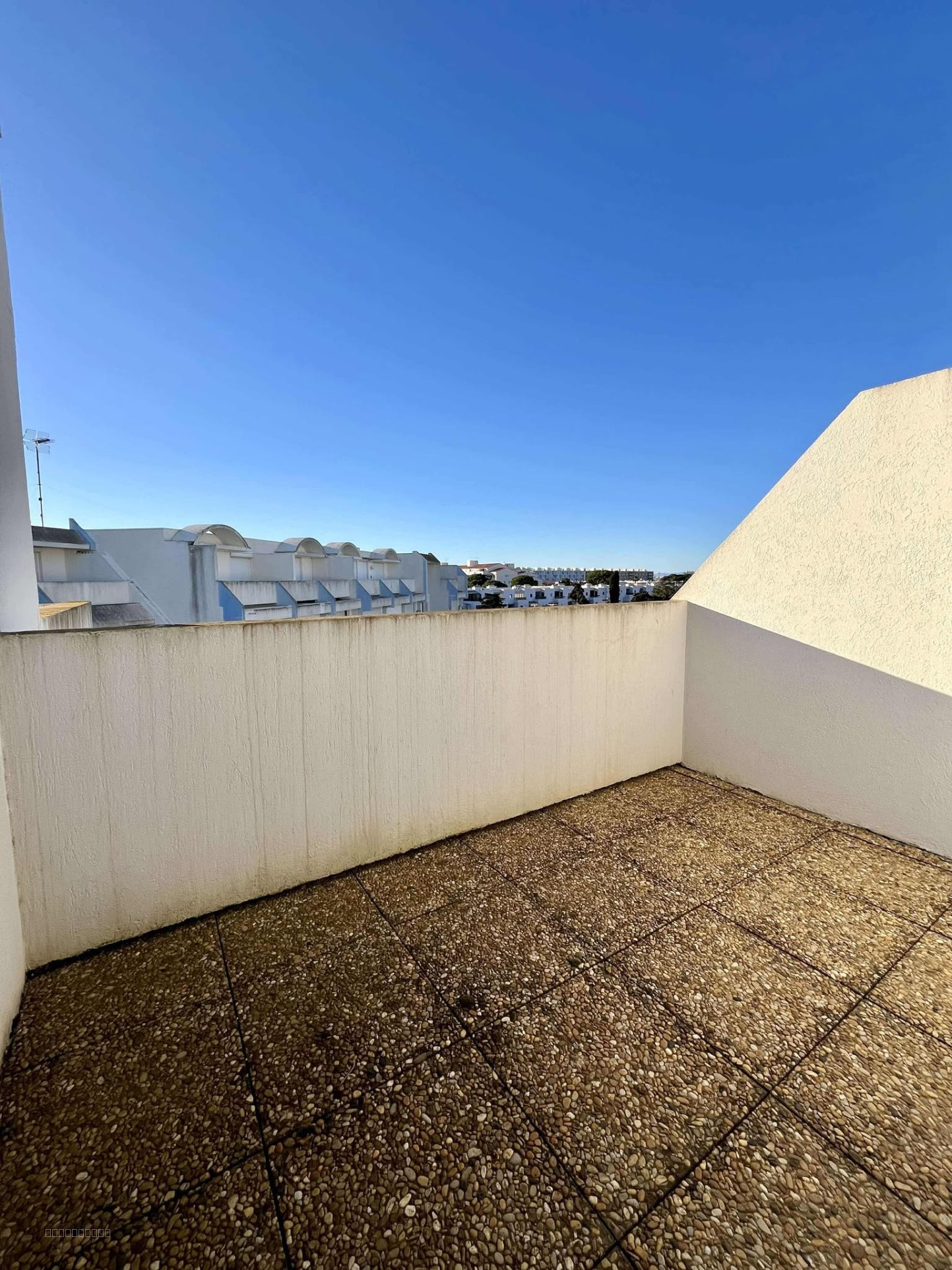 Appartement T3 de 49m2 au 3ème et dernier étage avec box fermé - GRAU DU ROI — photo 6