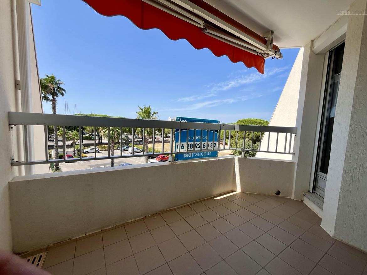 Appartement T2 cabine au 3ème étage avec un parking - PORT CAMARGUE LAC SALONIQUE — photo 3