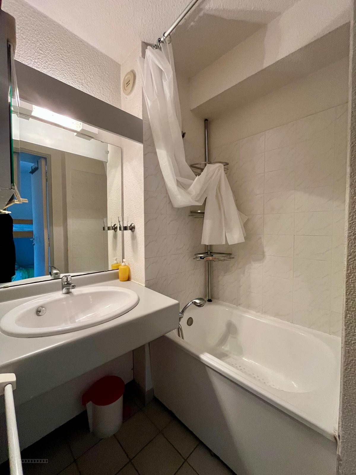 Appartement T4 de 74m2 au 3eme étage avec parking et cave - MONTPELLIER LA MARTELLE — photo 8