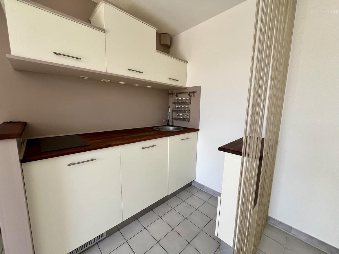 Appartement T2 au 2ème étage avec parking - LAC SALONIQUE — photo 5