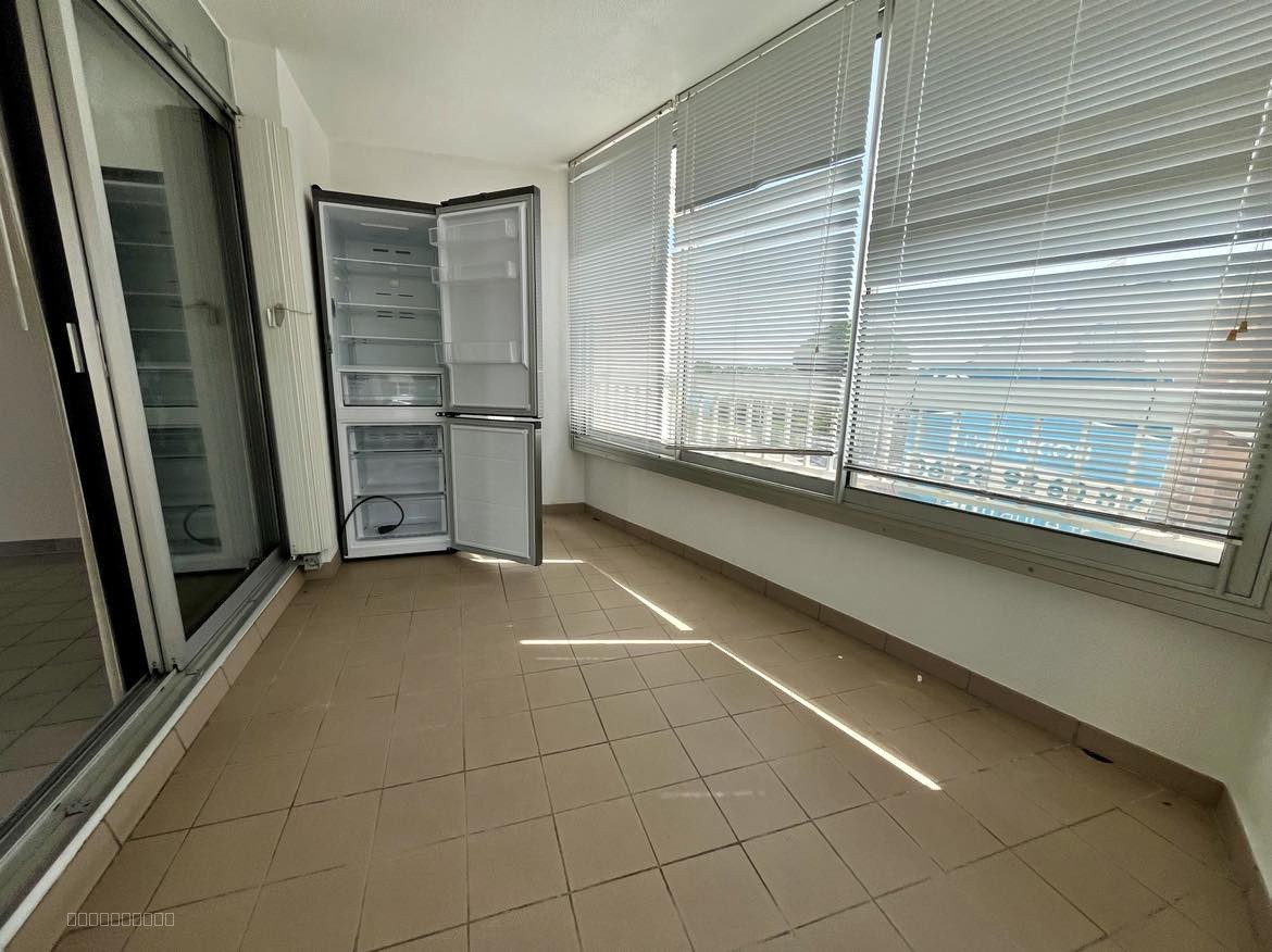Appartement T2 au 2ème étage avec parking - LAC SALONIQUE — photo 6