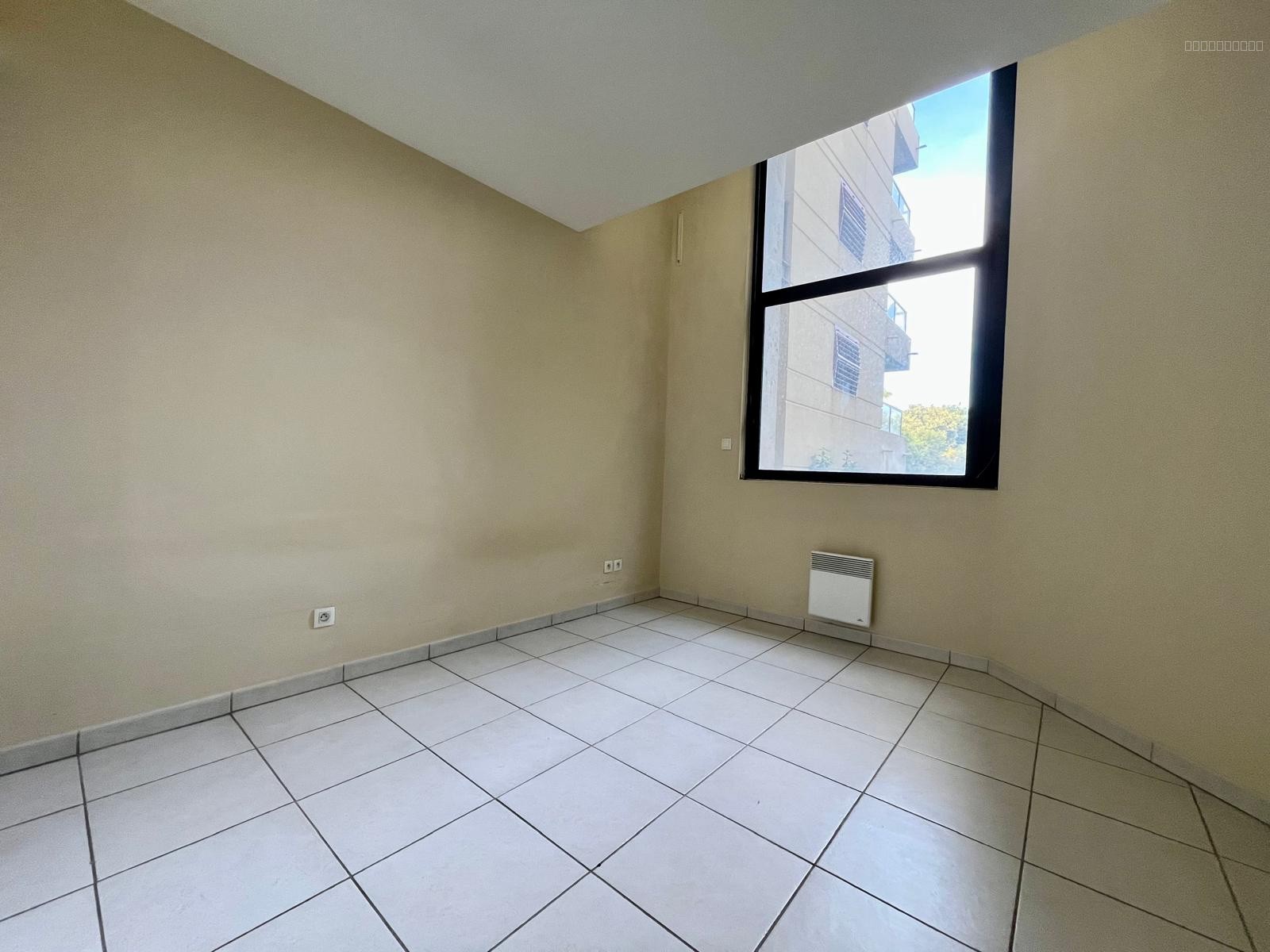 Appartement T4 de 105M2 en RDC avec parking et garage - SECTEUR BOUTONNET MONTPELLIER — photo 5