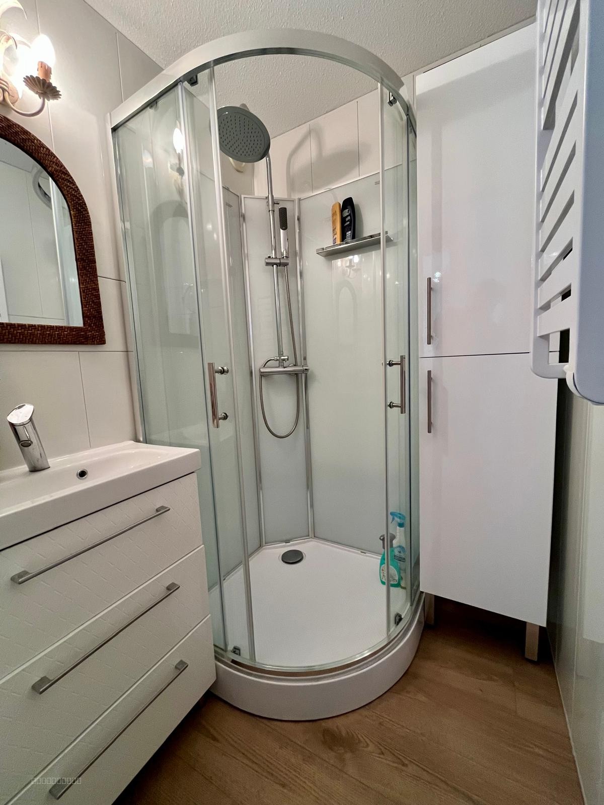 Magnifique T2 cabine de 32M2 entirement rénové avec vue sur le Lac Salonique - PORT CAMARGUE — photo 10