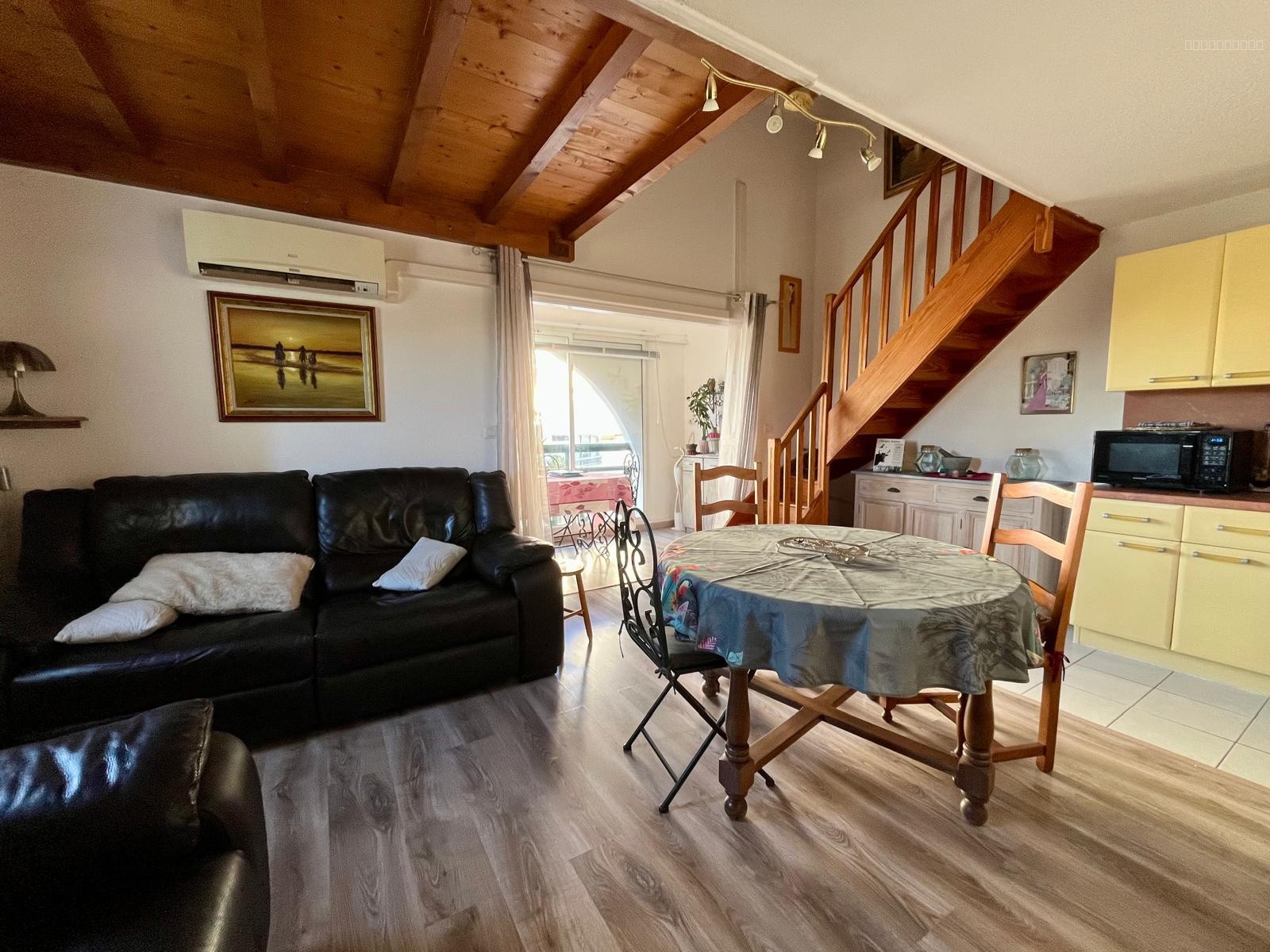 Appartement T2 cabine en duplex avec garage - PORT CAMARGUE LAC SALONIQUE — photo 3