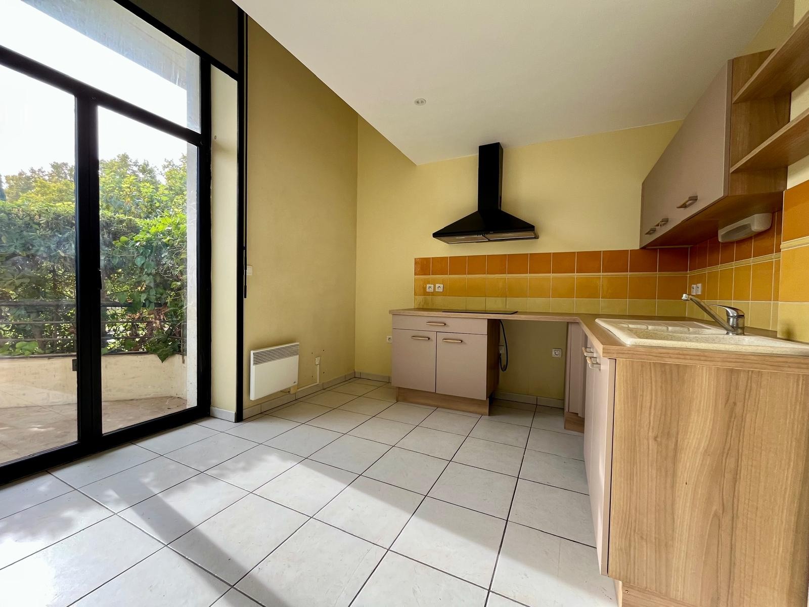 Appartement T4 de 105M2 en RDC avec parking et garage - SECTEUR BOUTONNET MONTPELLIER — photo 4