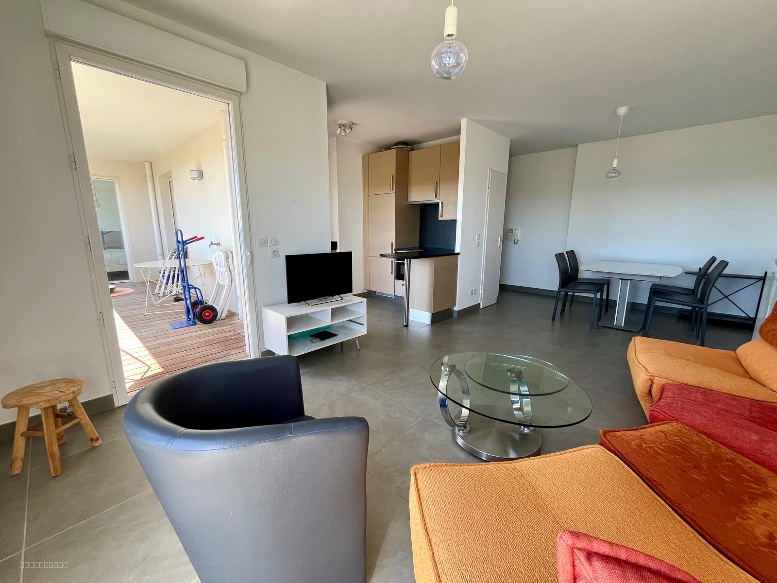 Appartement T3 de 68m2 au 4eme avec deux parking - MONTPELLIER SECTEUR LIRONDE — photo 2
