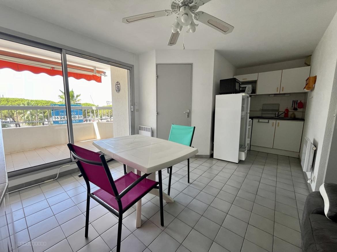 Appartement T2 cabine au 3ème étage avec un parking - PORT CAMARGUE LAC SALONIQUE — photo 2