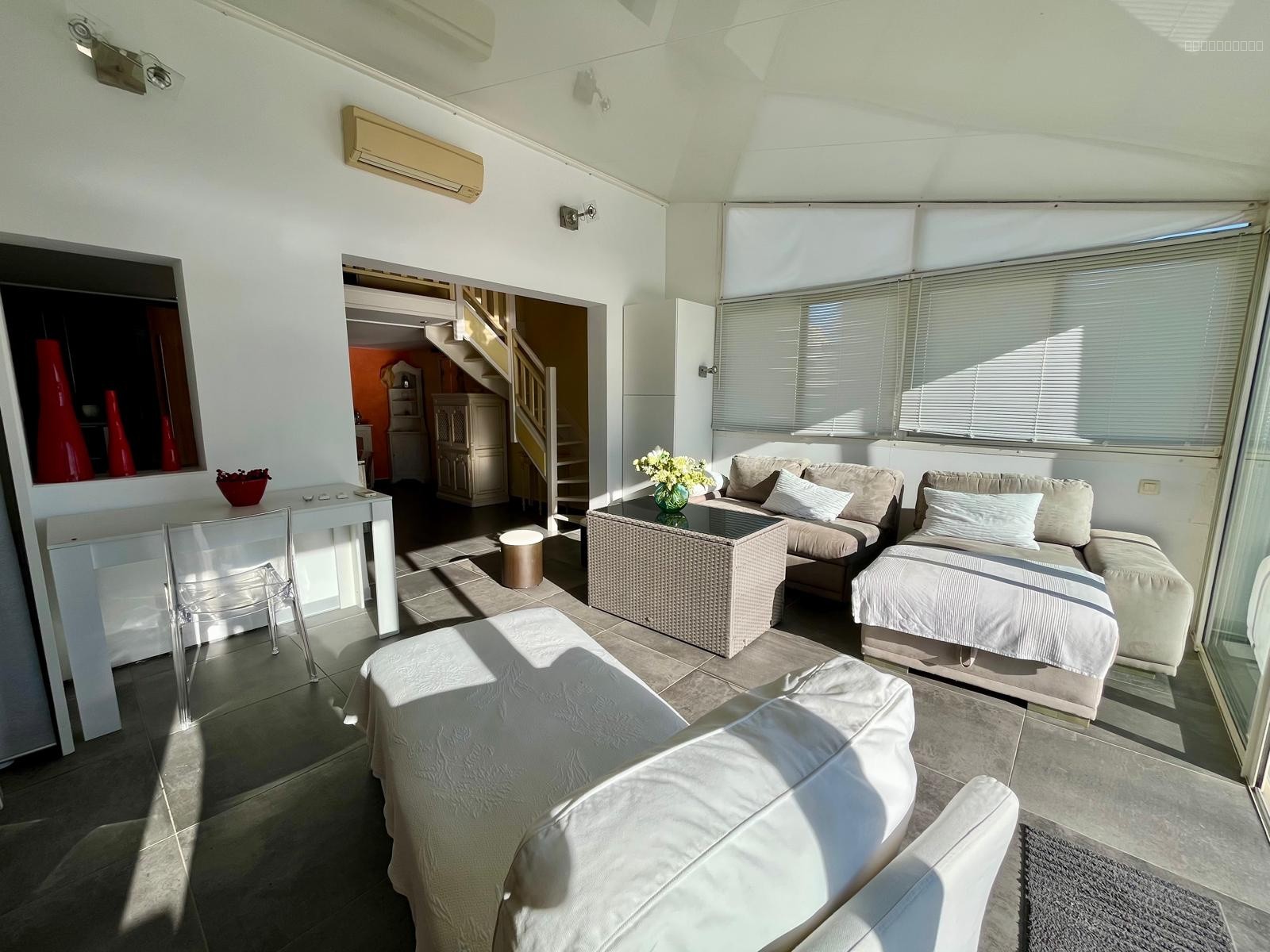 Superbe T3 duplex de 69m2 habitables avec vue sur le lac et avec garage - PORT CAMARGUE LAC SALONIQUE — photo 5