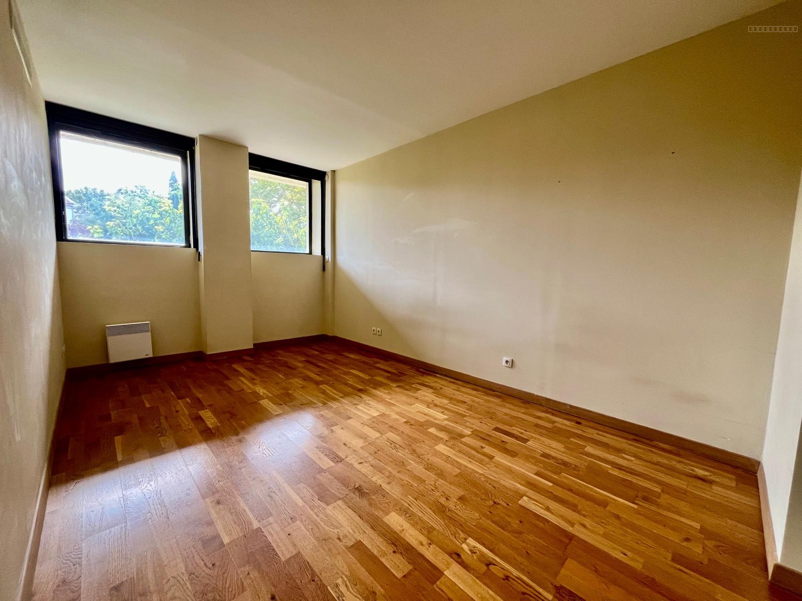 Appartement T4 de 105M2 en RDC avec parking et garage - SECTEUR BOUTONNET MONTPELLIER — photo 7