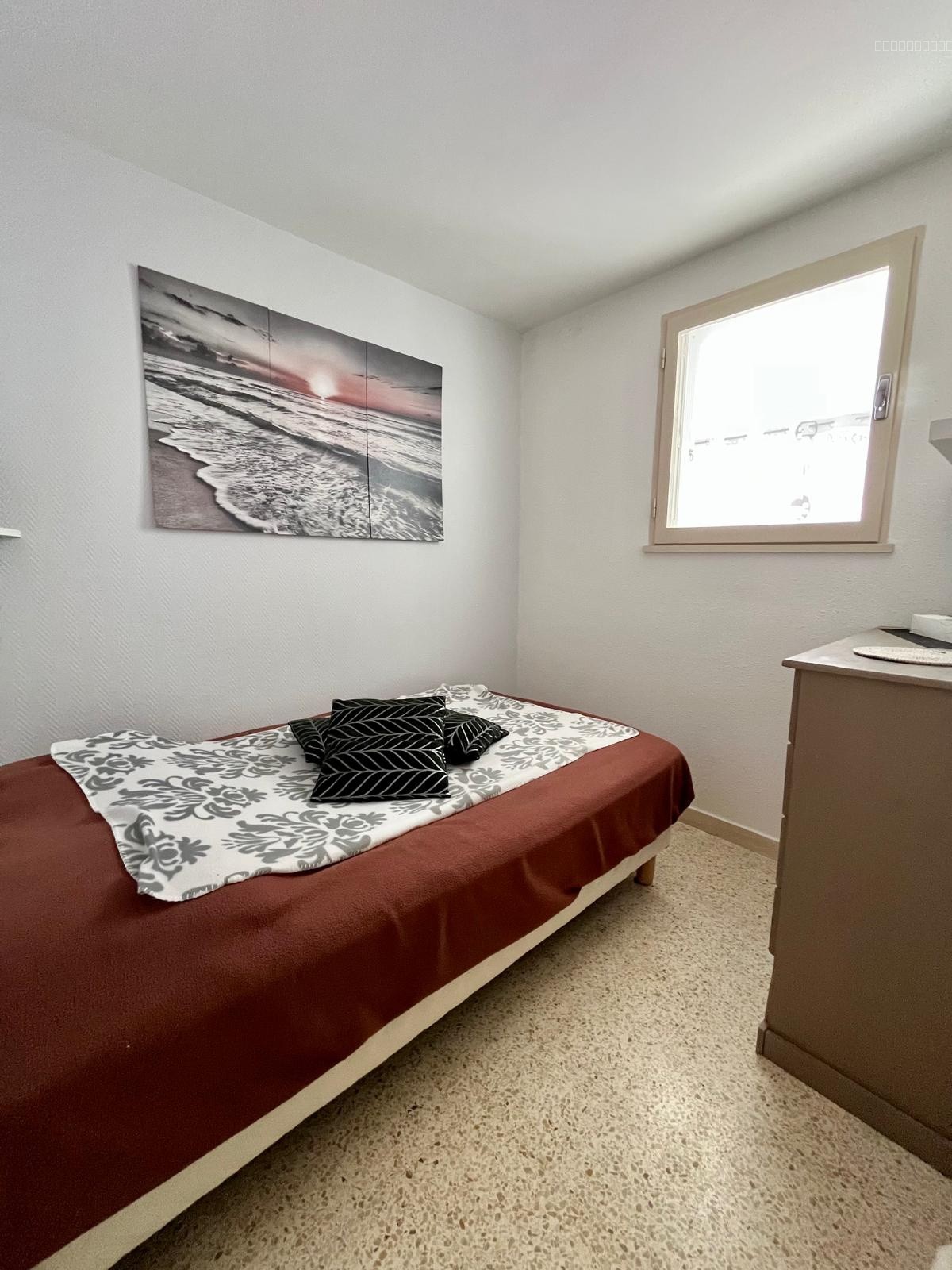 Appartement T2 de 27m2 rénové au 5ème et dernier étage avec parking - RESIDENCE PORT ROYAL GRAU-DU-ROI — photo 5