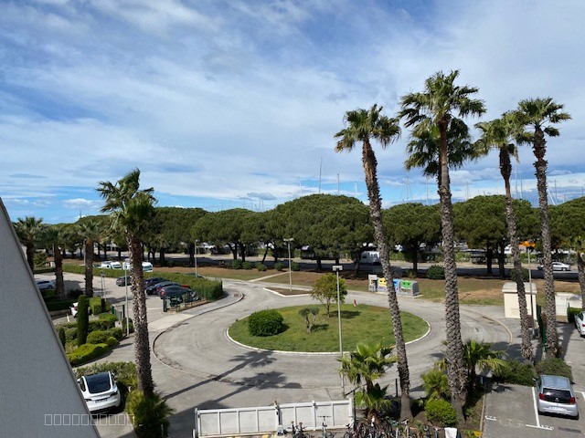 Appartement T2 cabine au 3ème étage avec un parking - PORT CAMARGUE LAC SALONIQUE — photo 4