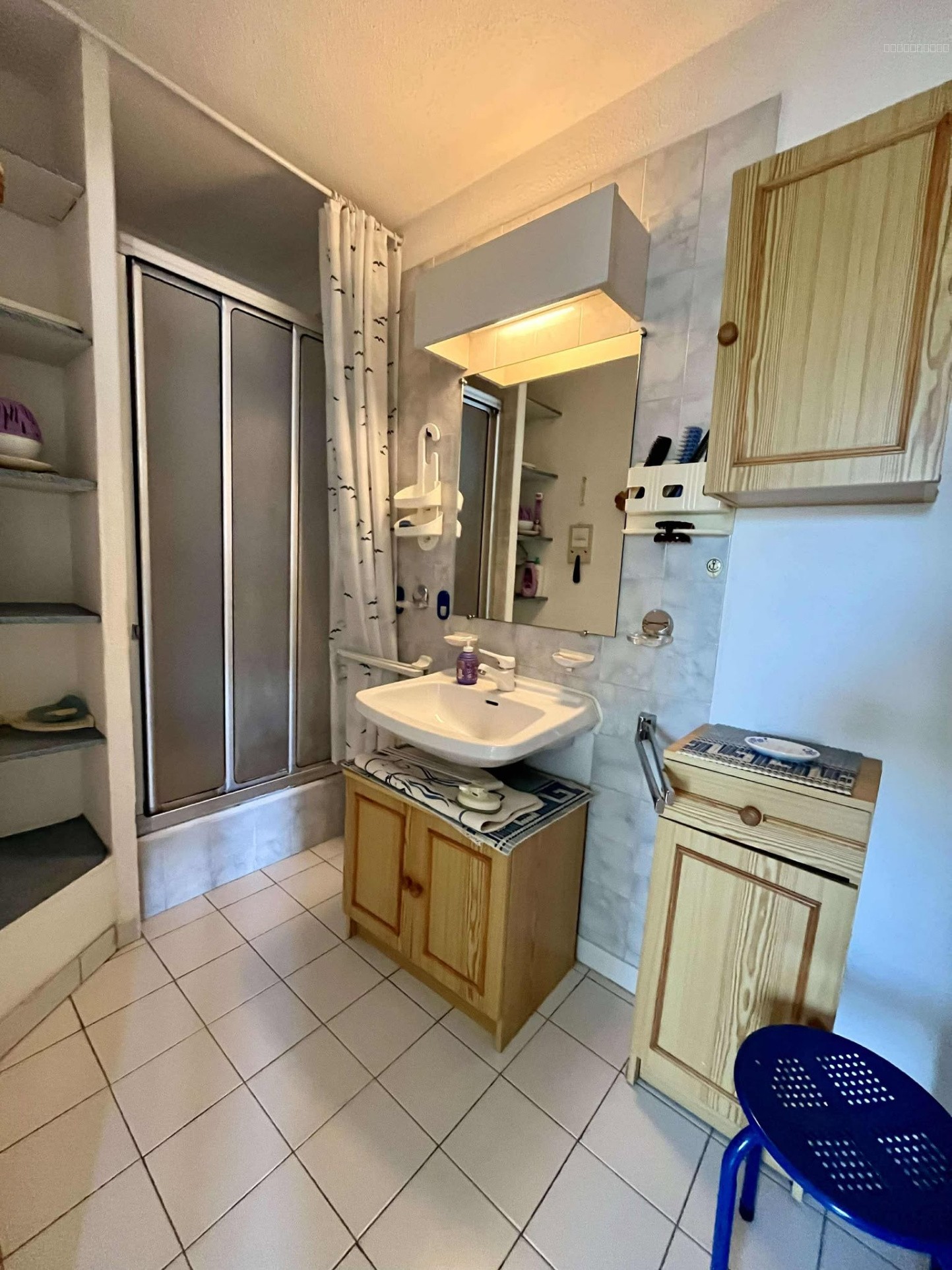 Appartement T3 de 49m2 au 3ème et dernier étage avec box fermé - GRAU DU ROI — photo 9