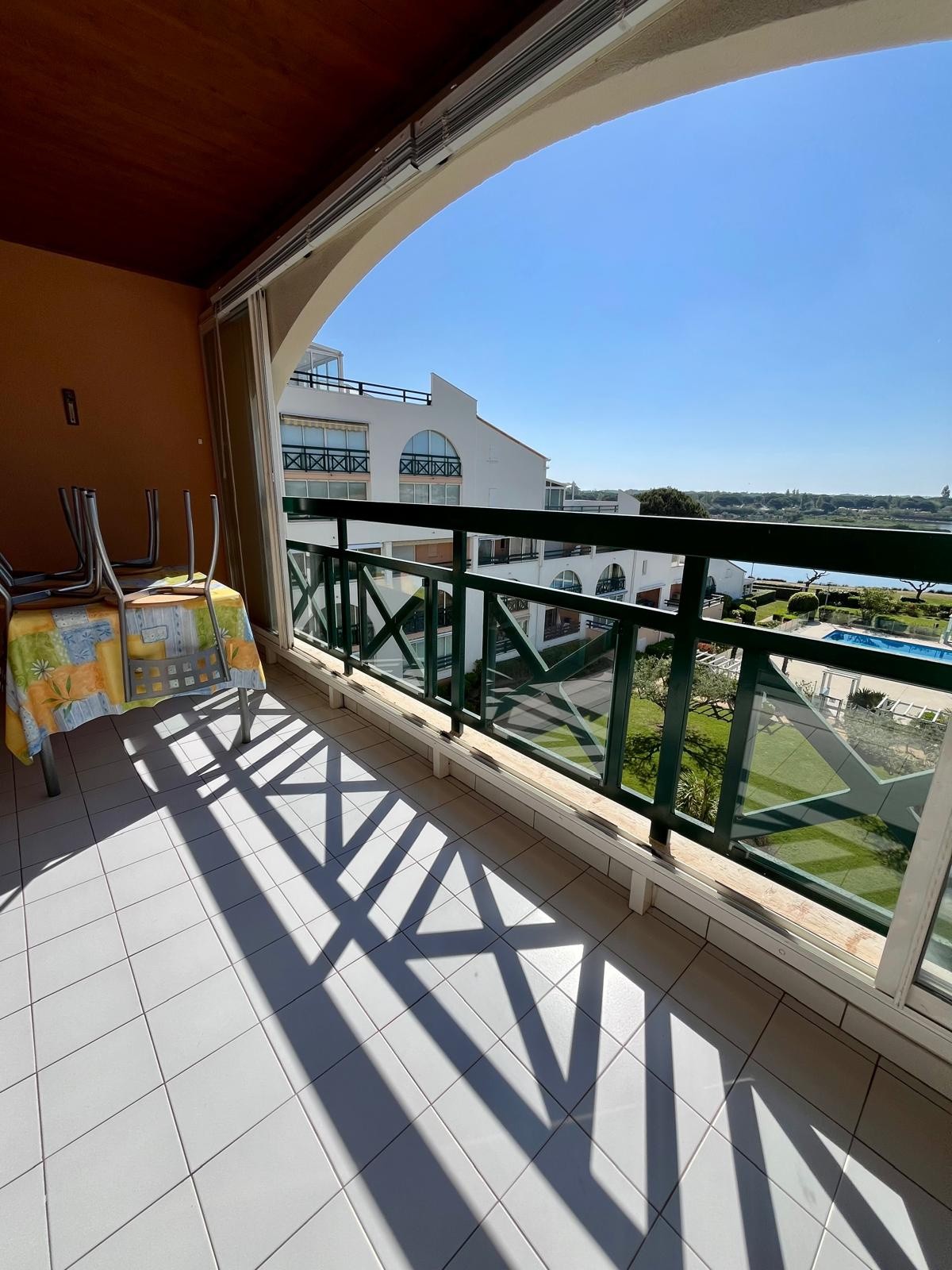Appartement T3 duplex de 66m2 au sol vendu avec garage - LAC SALONIQUE PORT CAMARGUE — photo 2