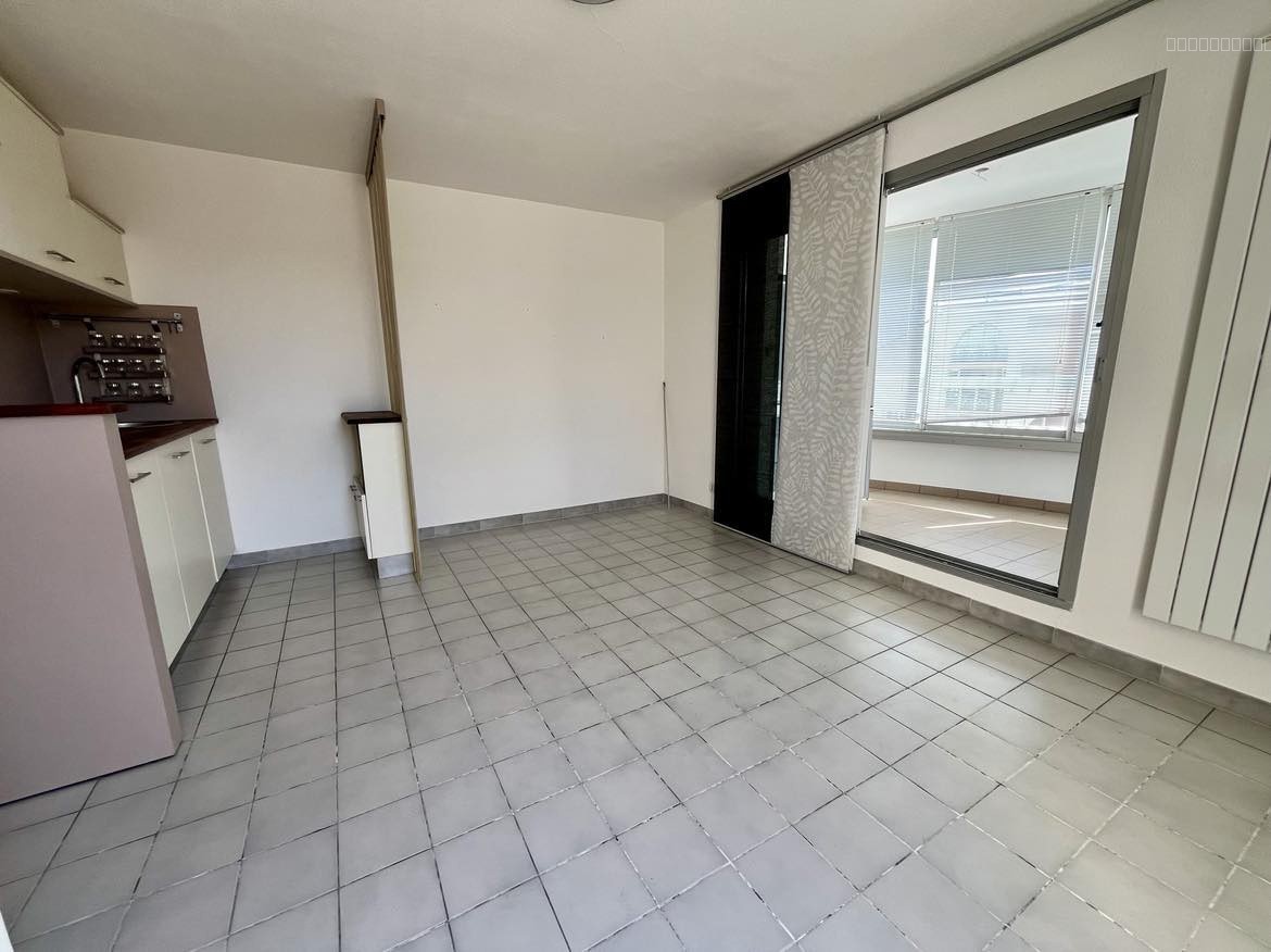 Appartement T2 au 2ème étage avec parking - LAC SALONIQUE — photo 3