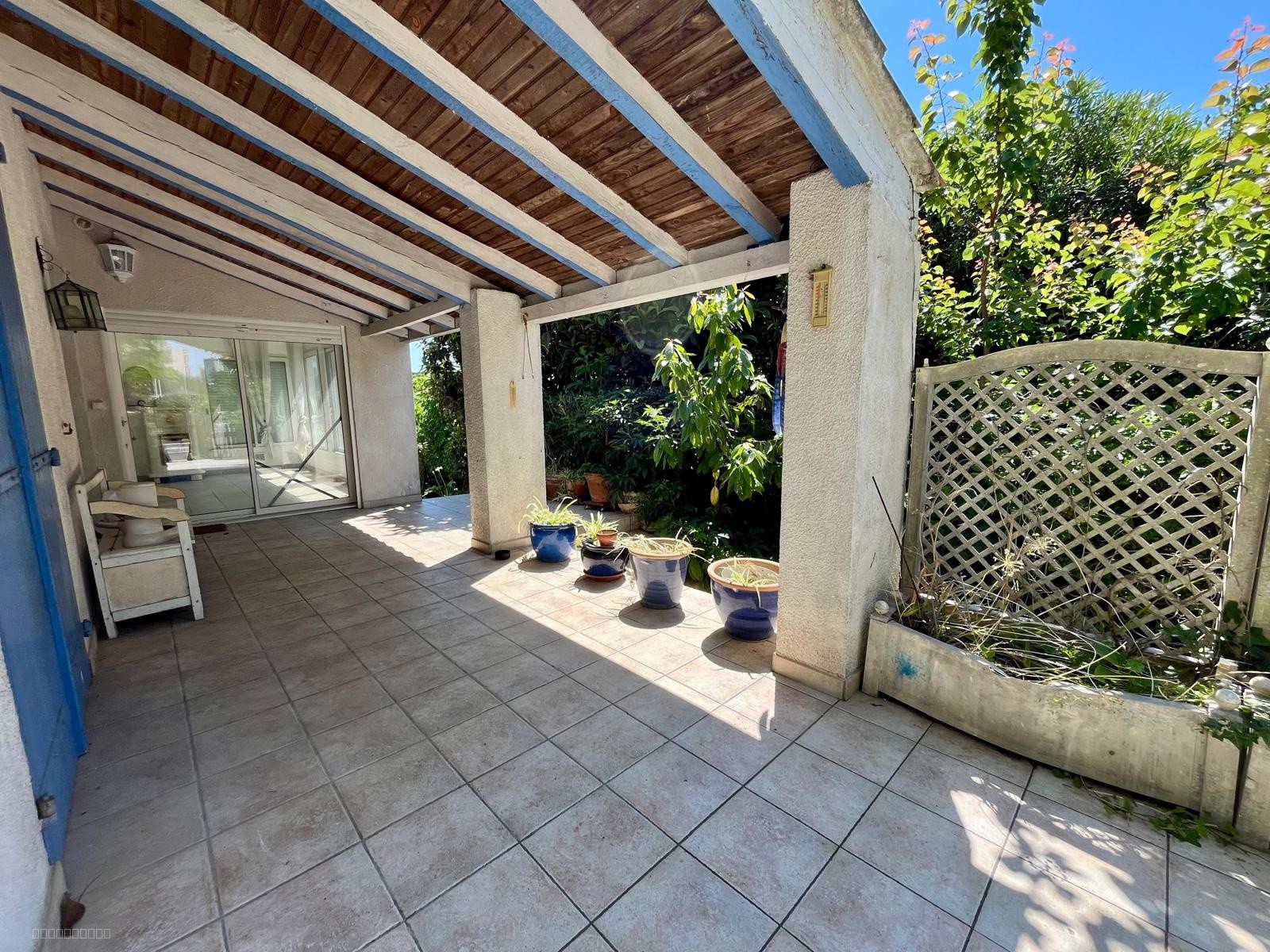 Villa T5 de 120m2 avec studio attenant sur une parcelle de 600m2 - secteur POMPIGNANE — photo 2