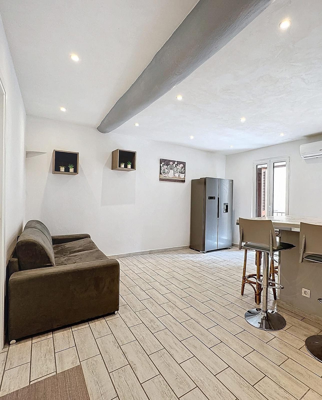 Menton // Vieille -ville , grand appartement 2 pièces — photo 3