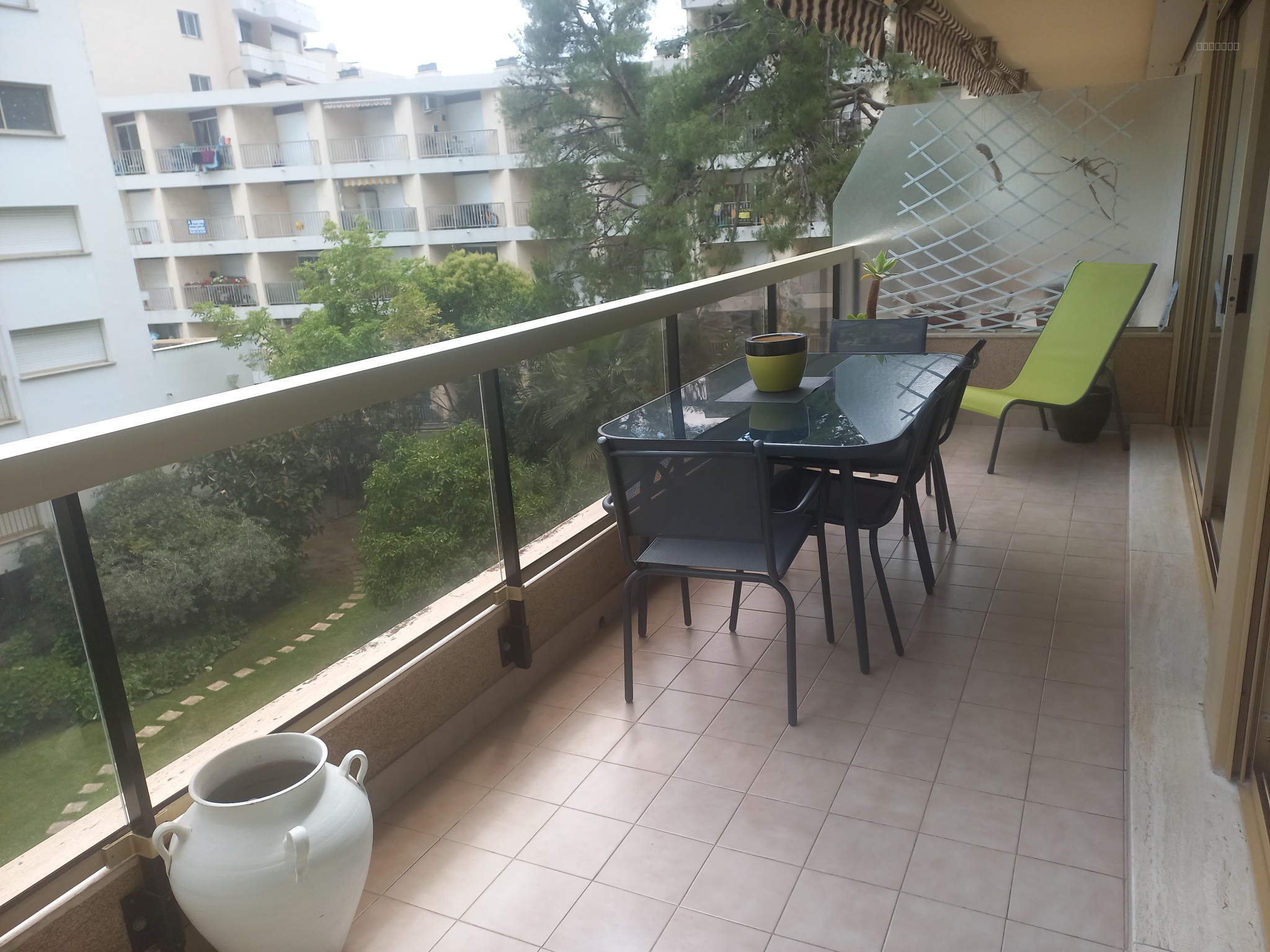 MENTON GARAVAN - GRAND 4 PIECES / 3 CHAMBRES DE 93 M2 AVEC TERRASSE , 2 CAVES, PARKING ET PISCINE — photo 19