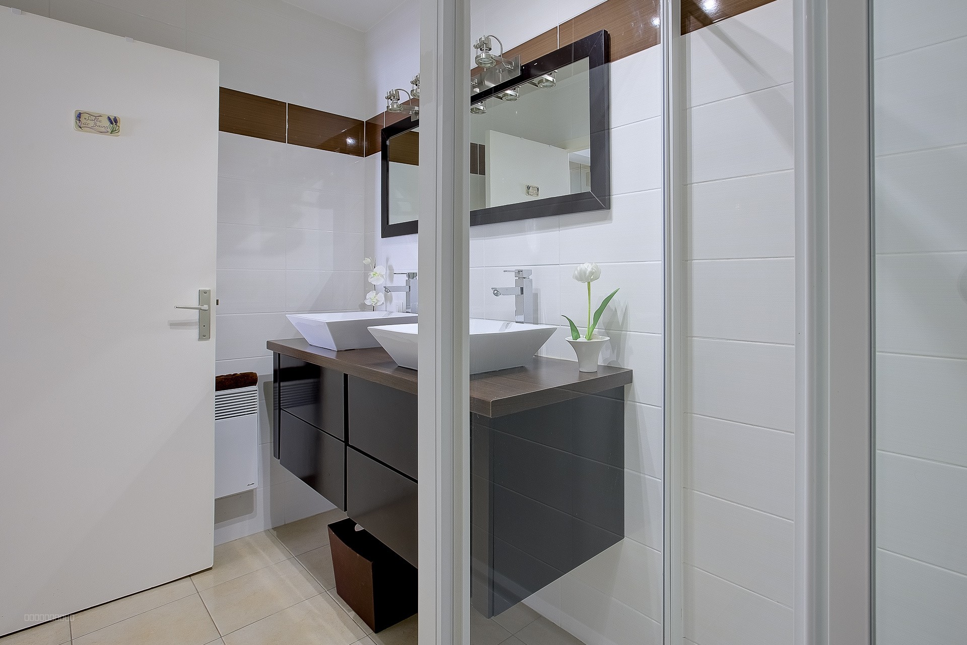 MENTON GARAVAN - GRAND 4 PIECES / 3 CHAMBRES DE 93 M2 AVEC TERRASSE , 2 CAVES, PARKING ET PISCINE — photo 14