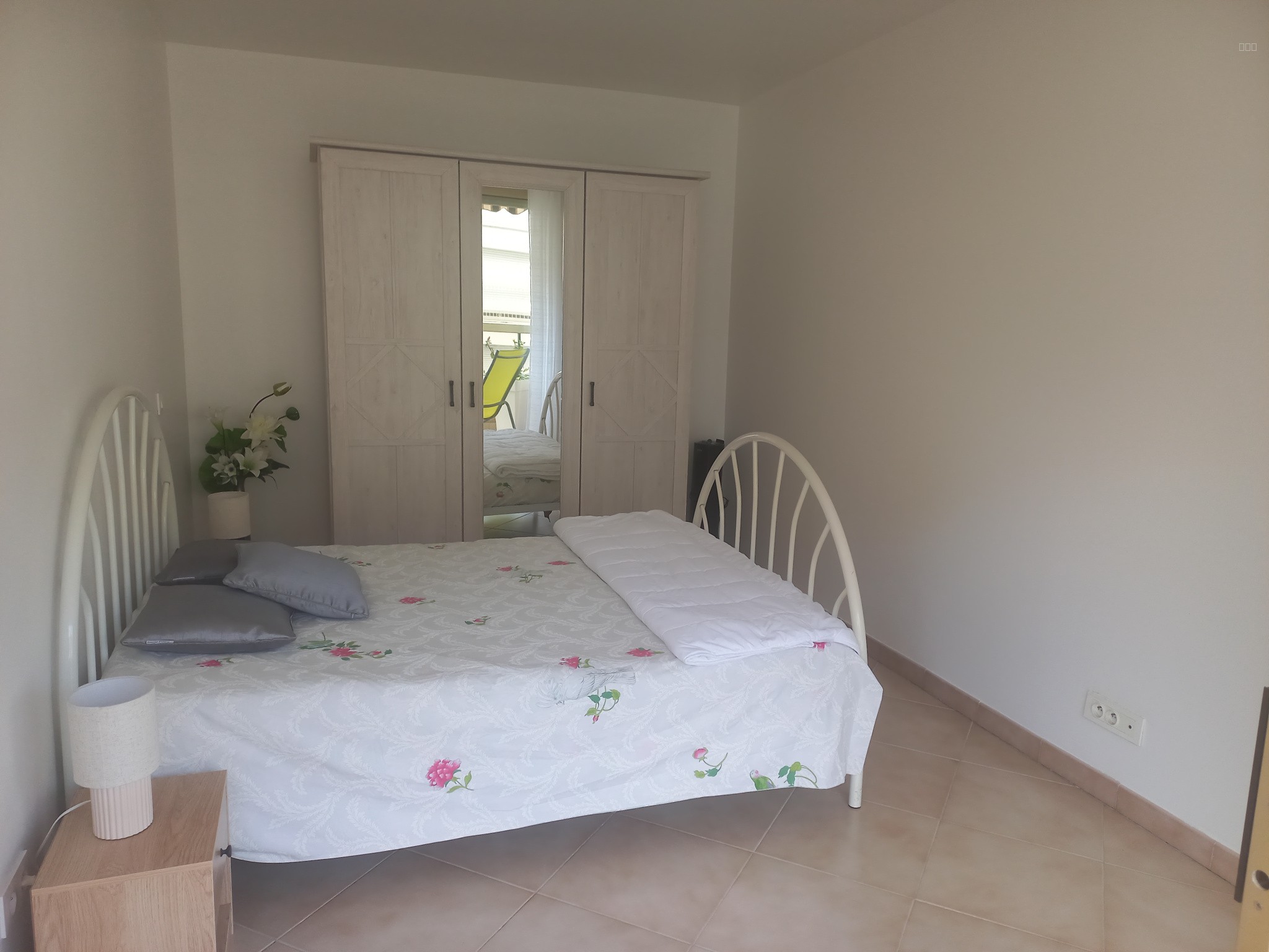 MENTON GARAVAN - GRAND 4 PIECES / 3 CHAMBRES DE 93 M2 AVEC TERRASSE , 2 CAVES, PARKING ET PISCINE — photo 11