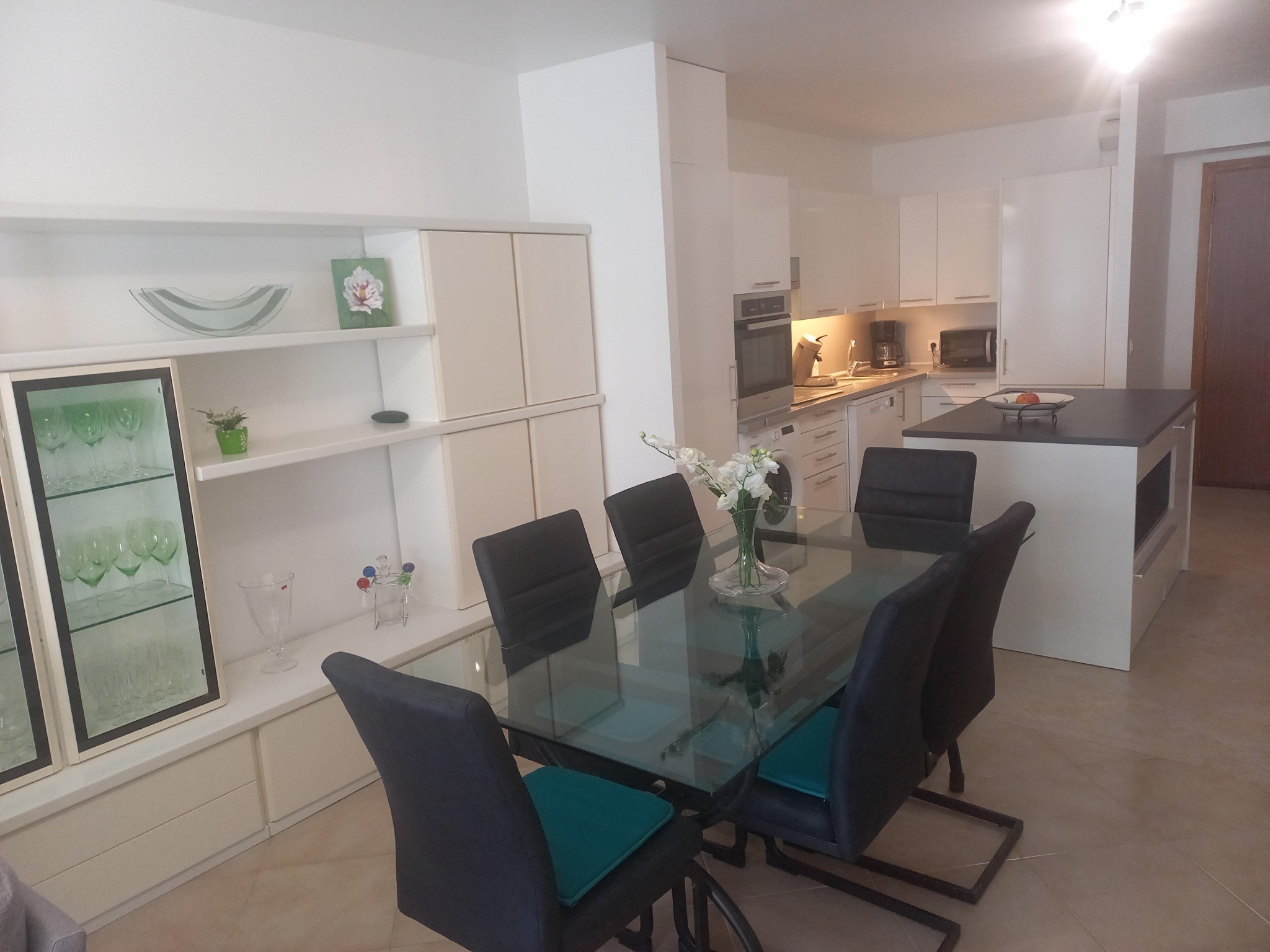 MENTON GARAVAN - GRAND 4 PIECES / 3 CHAMBRES DE 93 M2 AVEC TERRASSE , 2 CAVES, PARKING ET PISCINE — photo 15