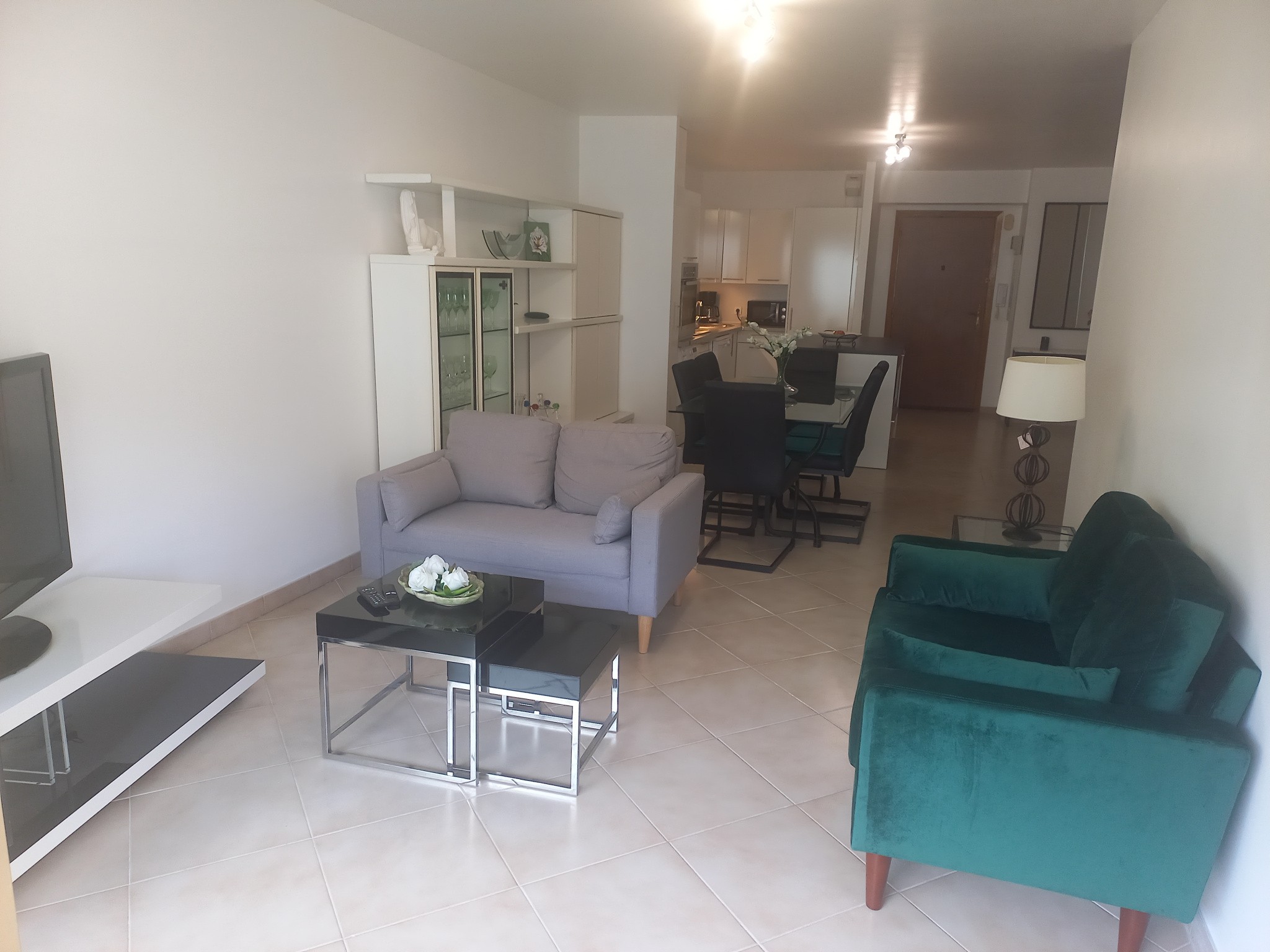 MENTON GARAVAN - GRAND 4 PIECES / 3 CHAMBRES DE 93 M2 AVEC TERRASSE , 2 CAVES, PARKING ET PISCINE — photo 16
