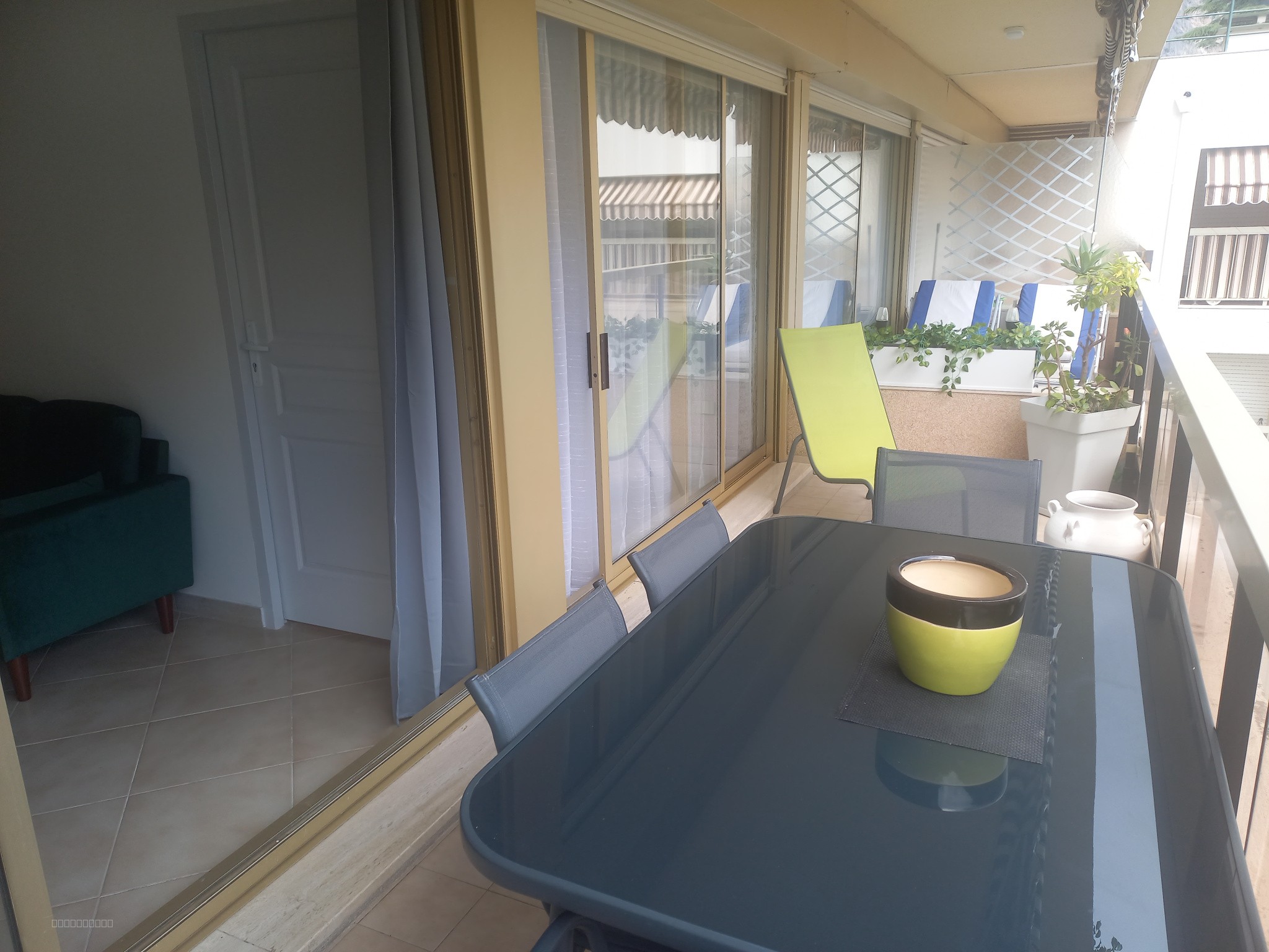 MENTON GARAVAN - GRAND 4 PIECES / 3 CHAMBRES DE 93 M2 AVEC TERRASSE , 2 CAVES, PARKING ET PISCINE — photo 18