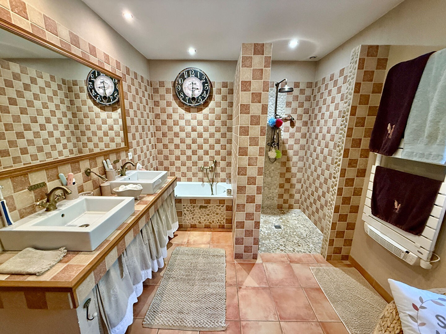 Maison plain pied 130 sur terrain 2.710 m2 avec piscine, garage et dépendance — photo 16