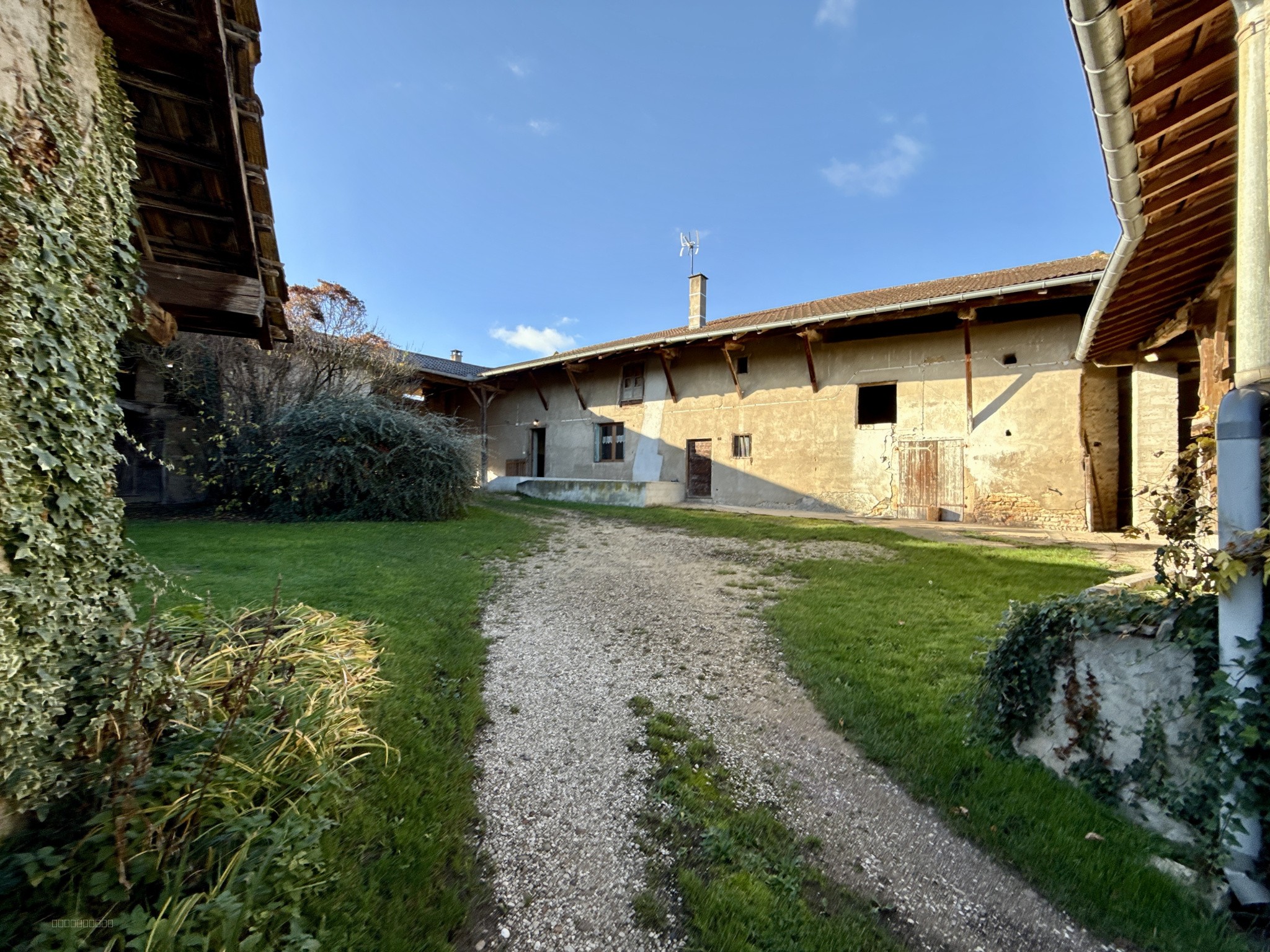 Corps de ferme à rénover et ses dépendances — photo 4