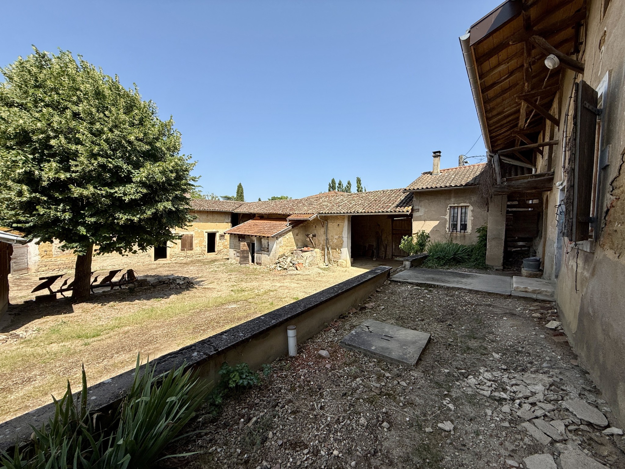 GRAND CORP DE FERME a LURCY — photo 5