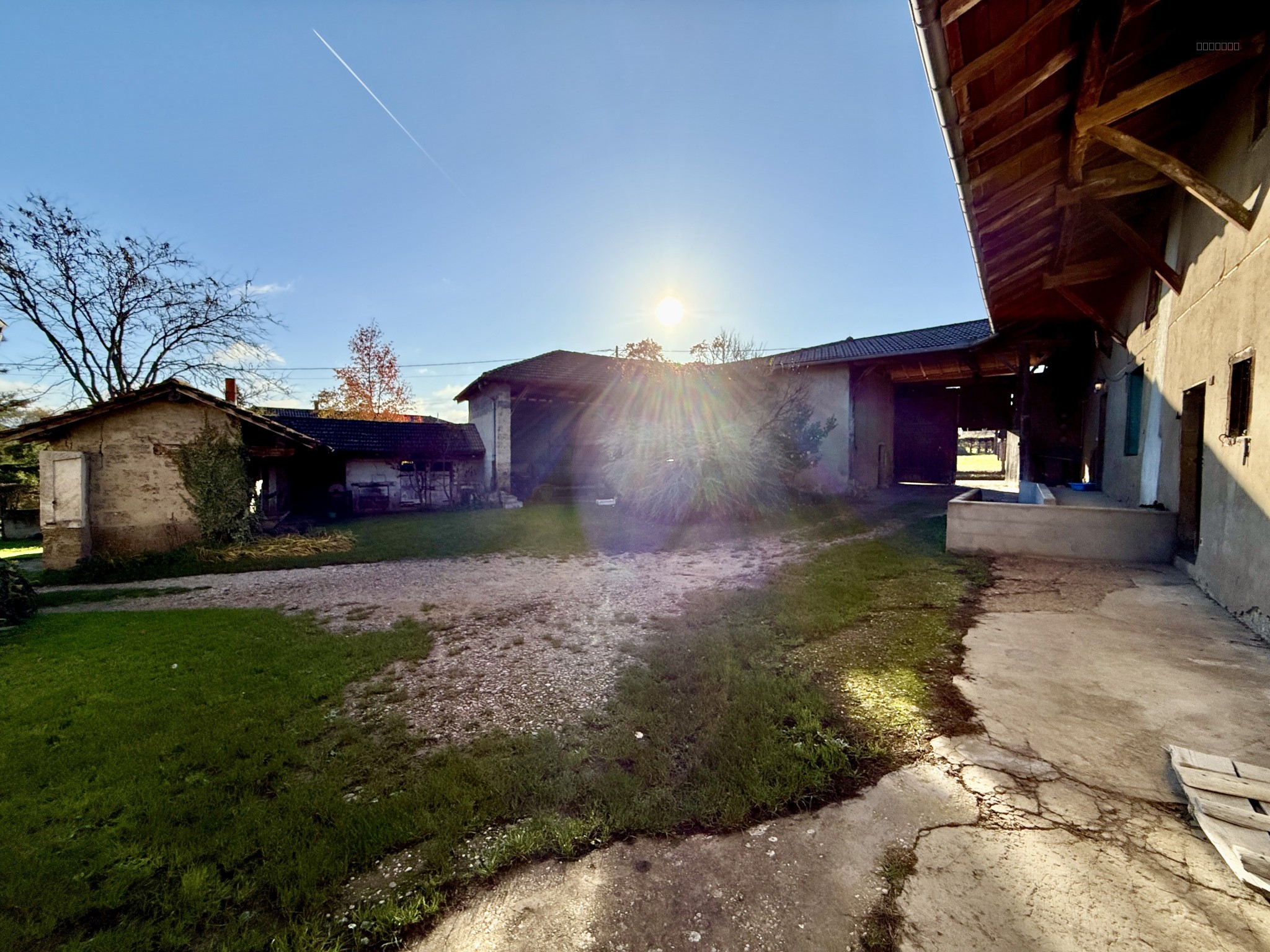 Corps de ferme à rénover et ses dépendances — photo 3