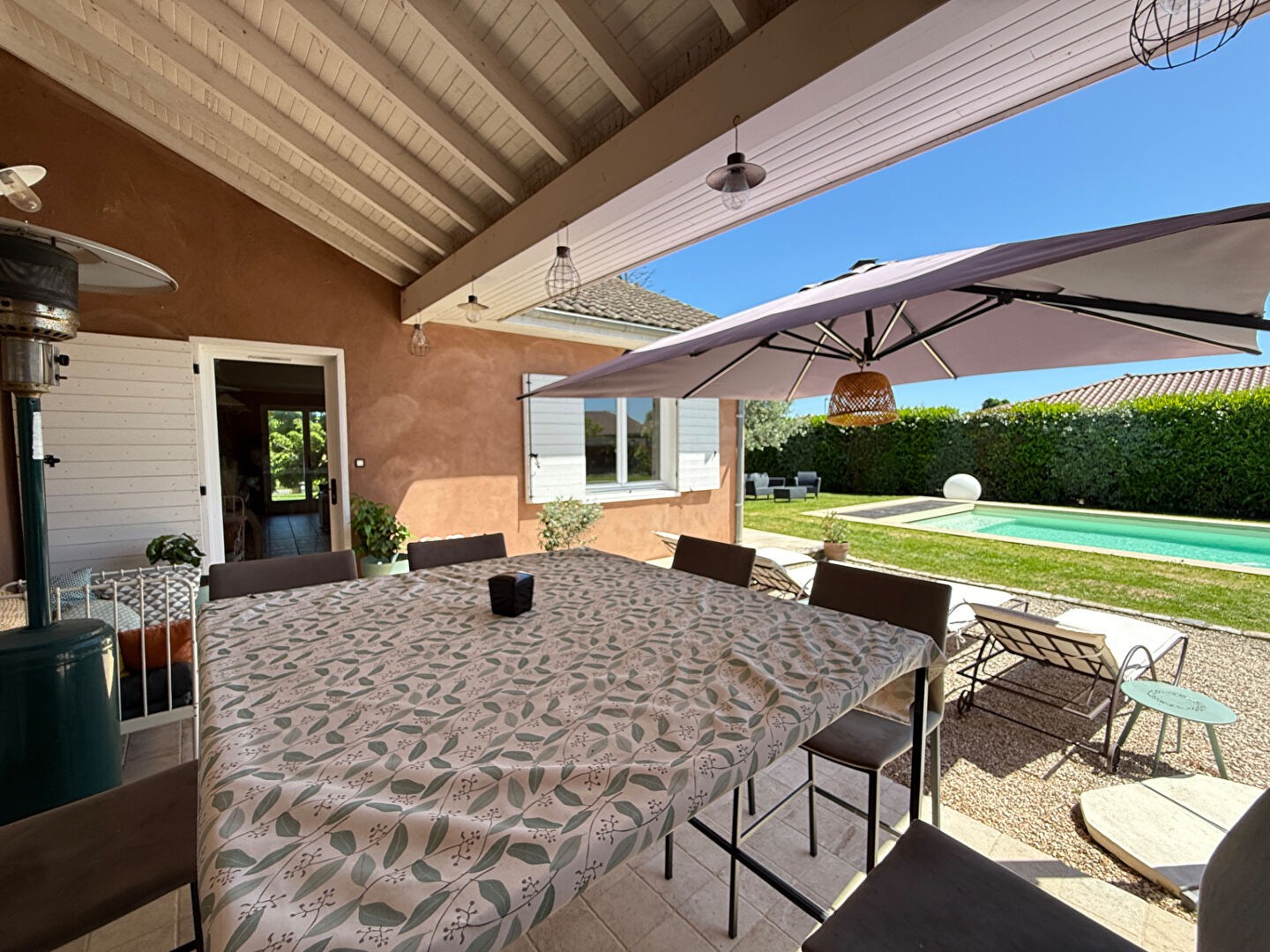 Maison plain pied 130 sur terrain 2.710 m2 avec piscine, garage et dépendance — photo 11