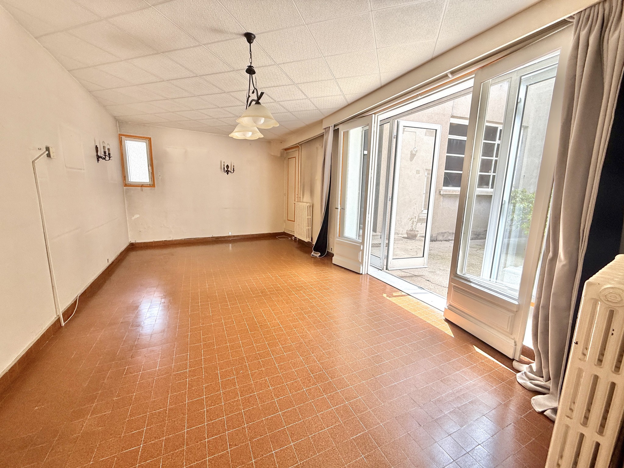 Maison de village familiale 8 chambres  205 m2 avec cour, garage double   Saint Didier en Velay- centre villag — photo 8