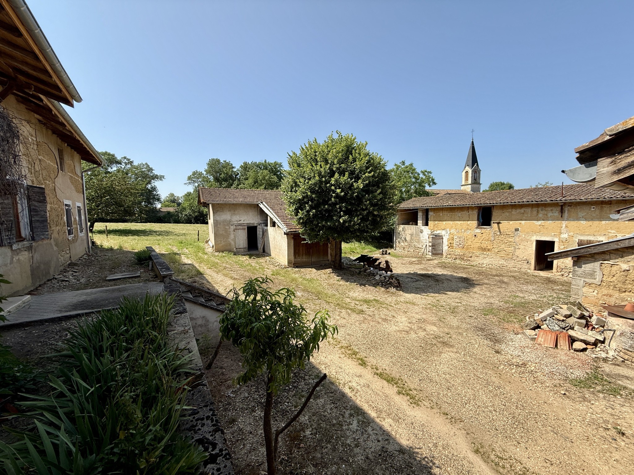 GRAND CORP DE FERME a LURCY — photo 2