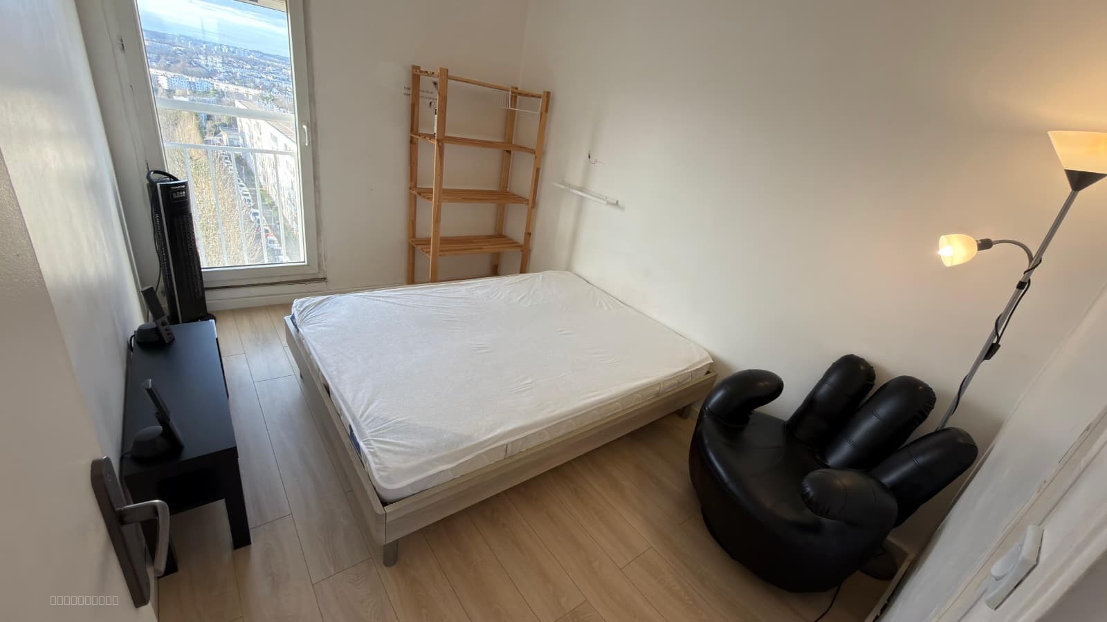 FRESNES : appartement meublé de 49.91m2 avec balcon à louer — photo 6