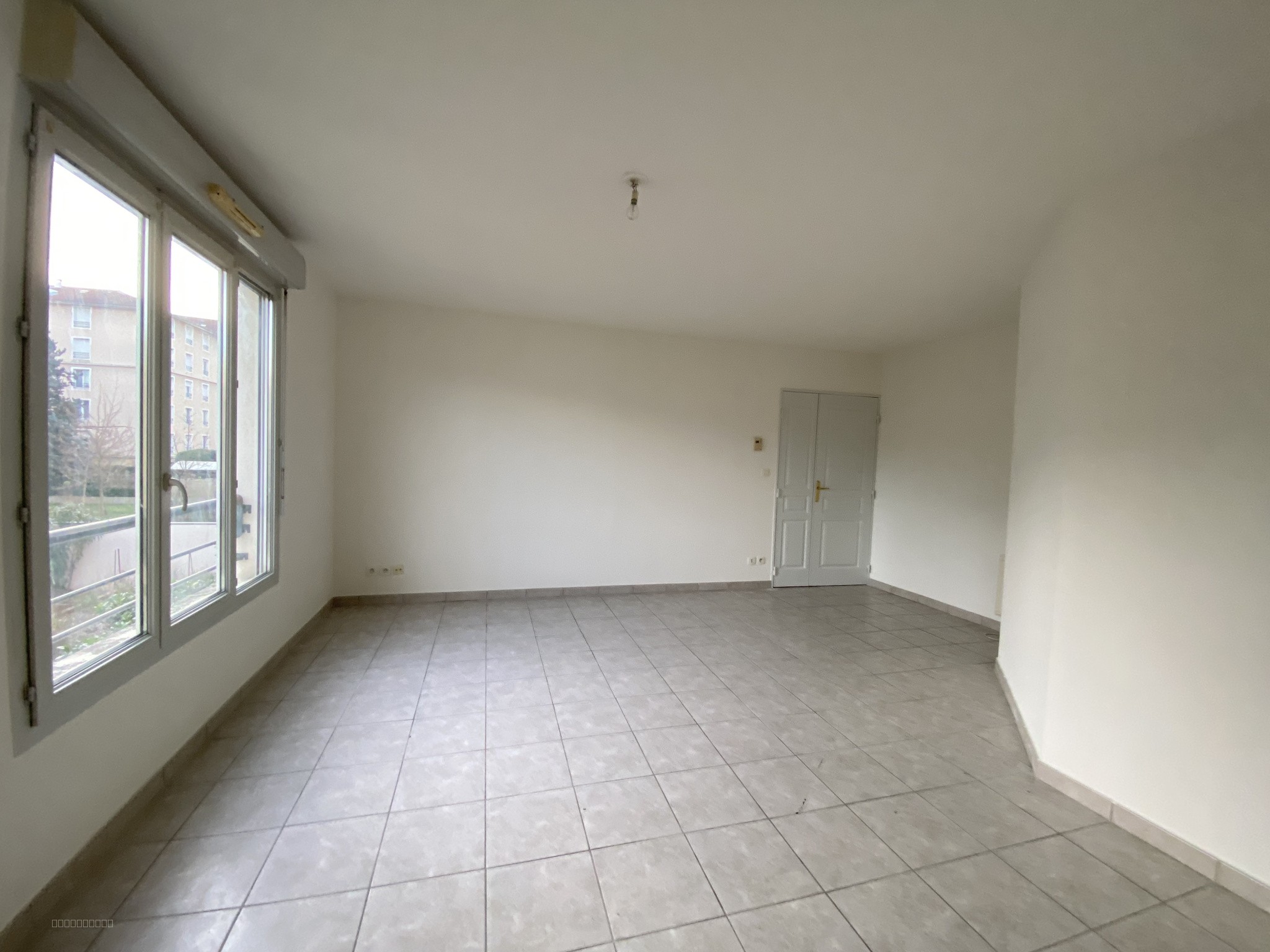 Appartement T3  calme donnant sur jardin (arrière immeuble) avec garage — photo 2