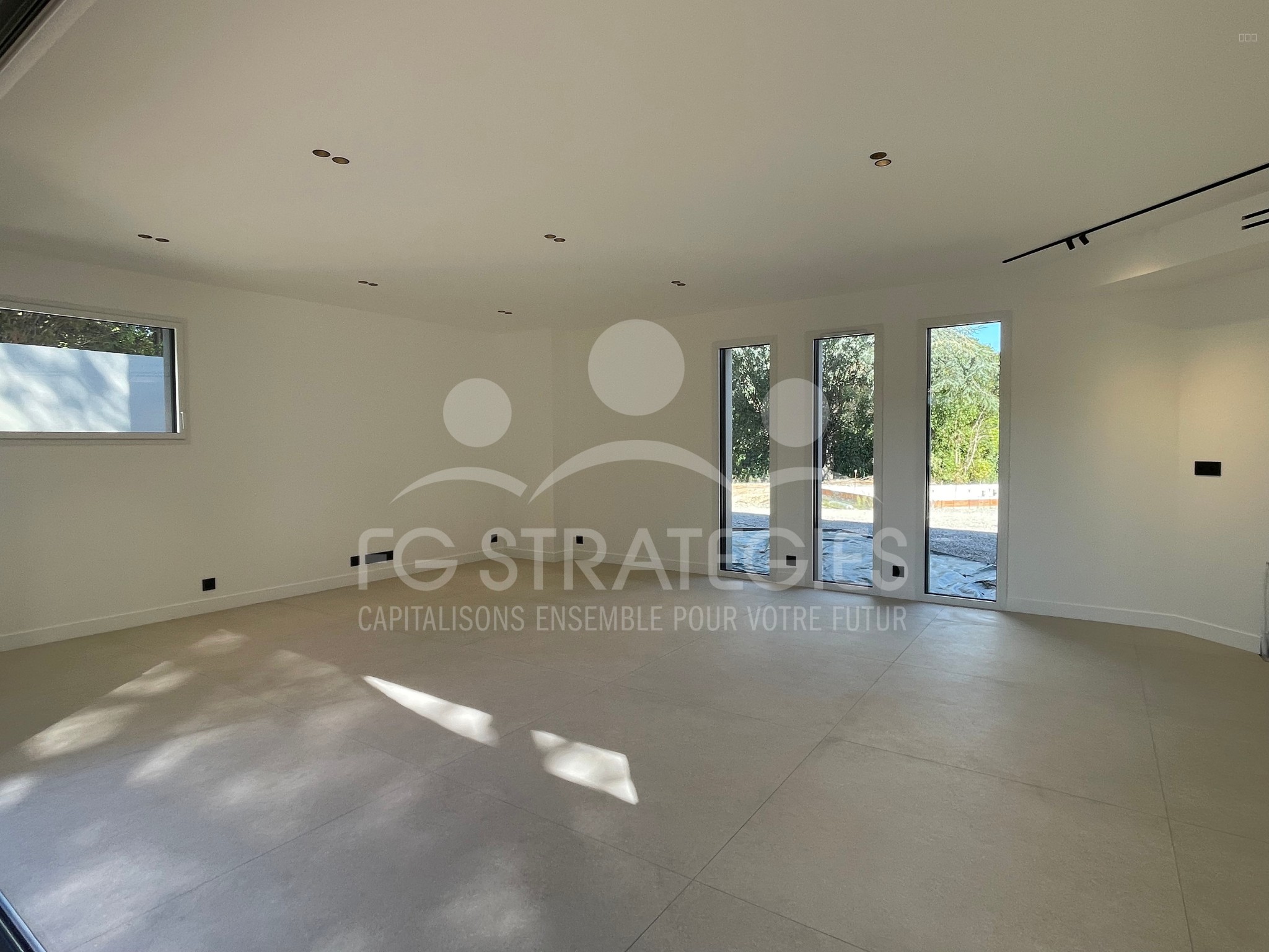 Villa 4 pièces - piscine et jardin- d'exception à Aiguelongue - MONTPELLIER — photo 9
