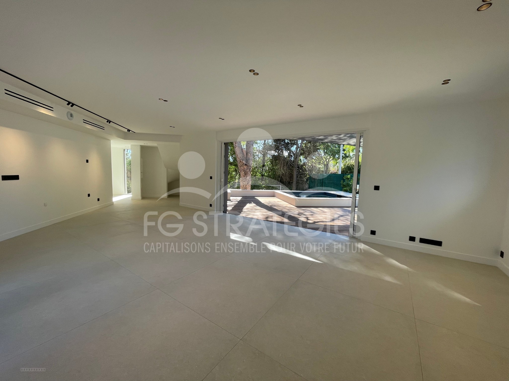 Villa 4 pièces - piscine et jardin- d'exception à Aiguelongue - MONTPELLIER — photo 8