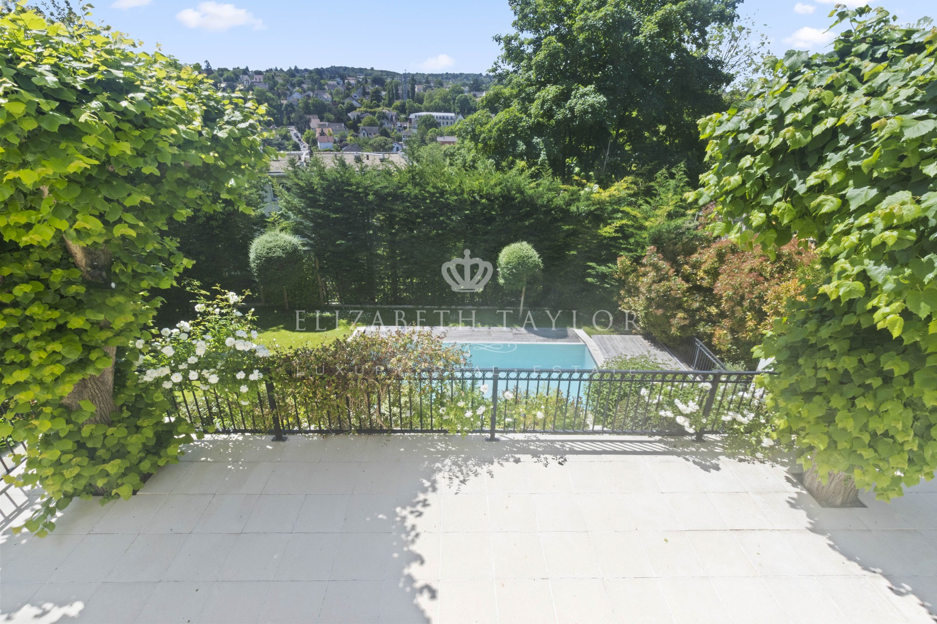 HOTEL PARTICULIER D'EXCEPTION A SAINT GERMAIN-EN-LAYE — photo 13