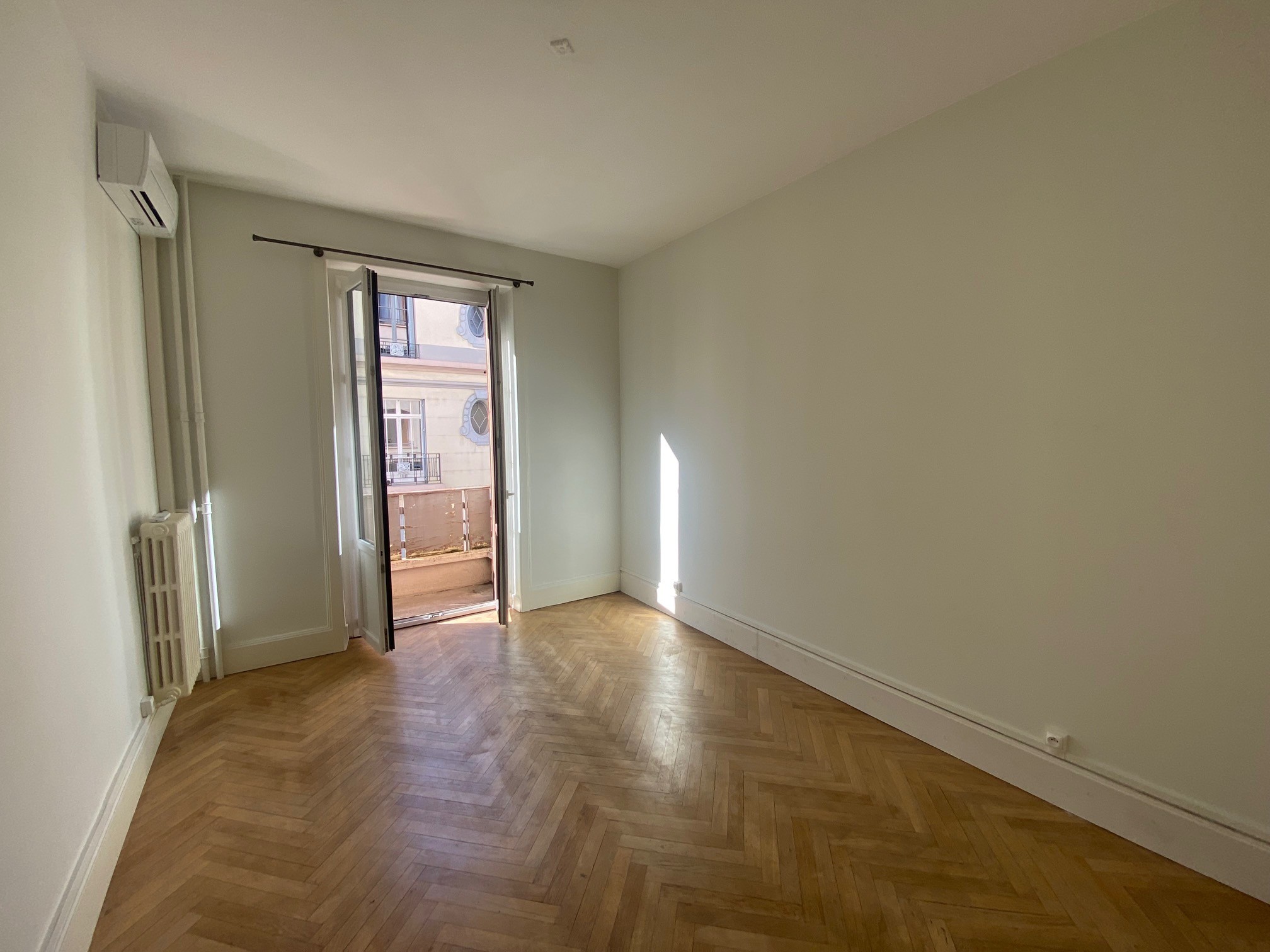 Appartement T3 loué   Lyon 6 (rue de Créqui) — photo 2
