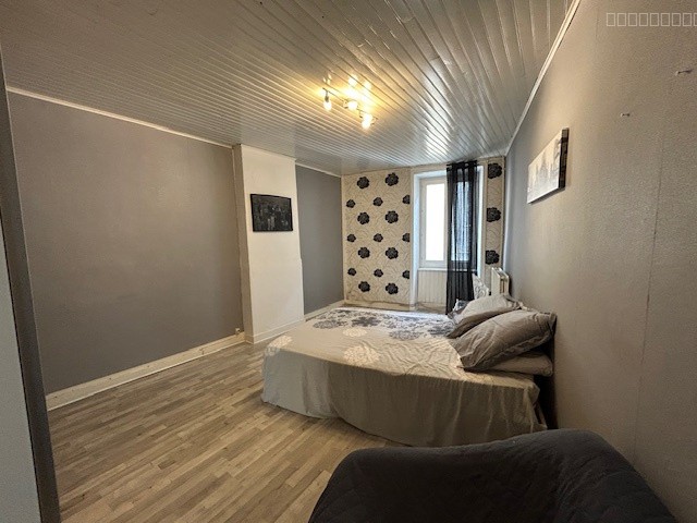 Maison à vendre à Annonay avec garage et cour intérieure — photo 7