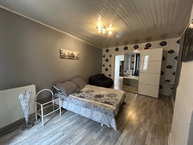 Maison à vendre à Annonay avec garage et cour intérieure — photo 8