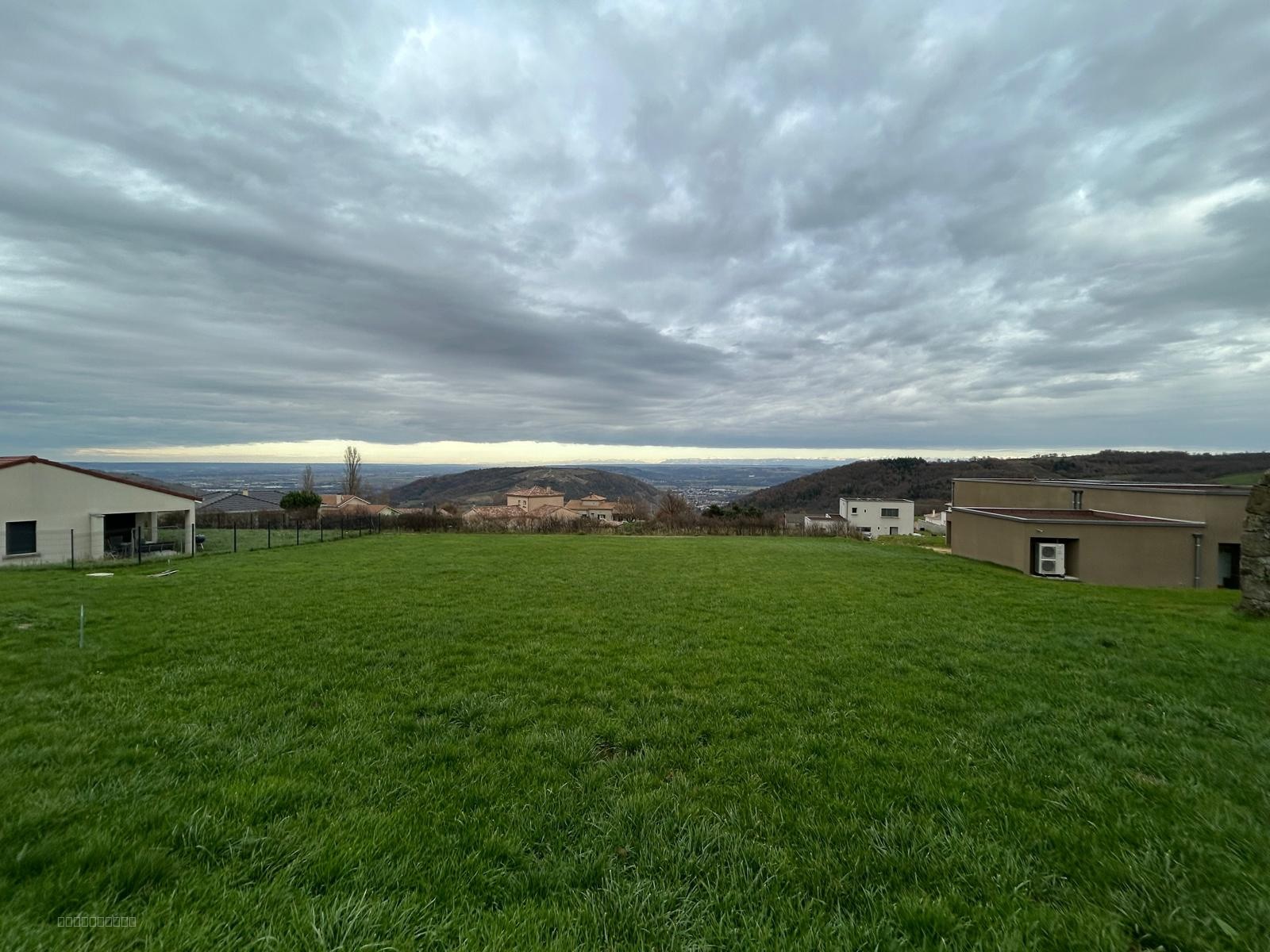À vendre Terrain d’exception de 1 136 m2 entre Thorrenc et Saint-Cyr — photo 2