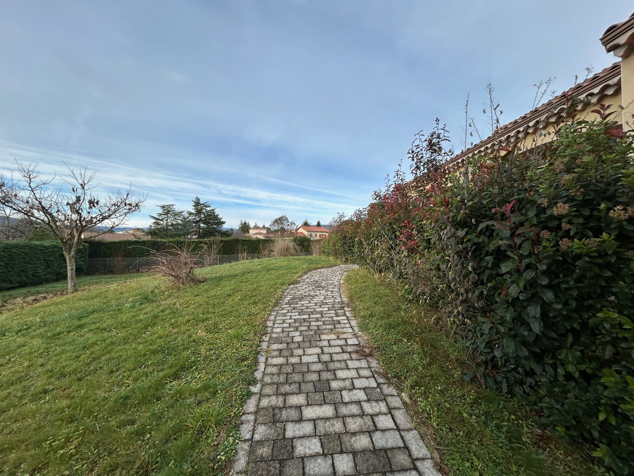Belle maison familiale à vendre à ANNONAY sur sous/sol complet avec terrain attenant — photo 5