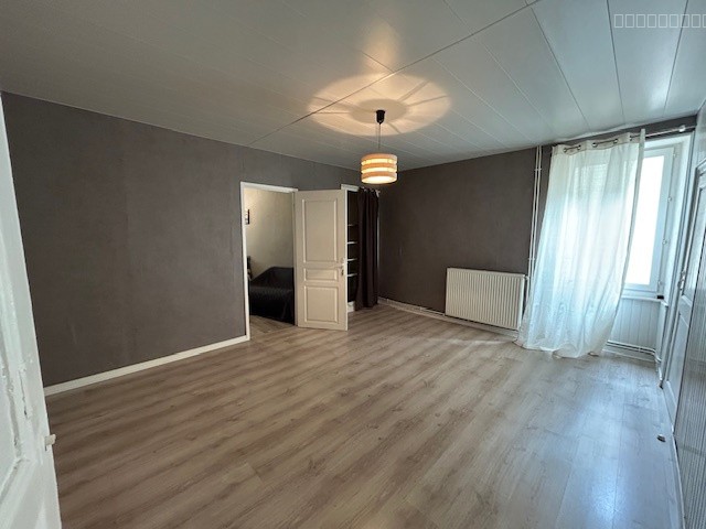 Maison à vendre à Annonay avec garage et cour intérieure — photo 9