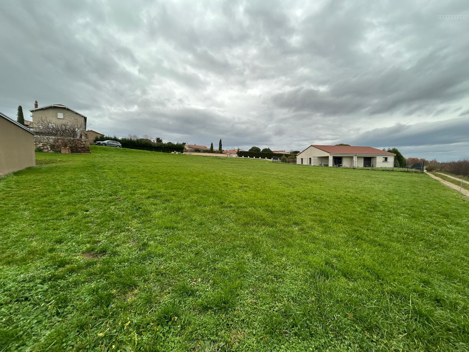 À vendre Terrain d’exception de 1 136 m2 entre Thorrenc et Saint-Cyr — photo 3