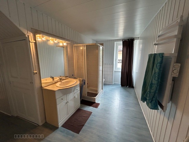 Maison à vendre à Annonay avec garage et cour intérieure — photo 14