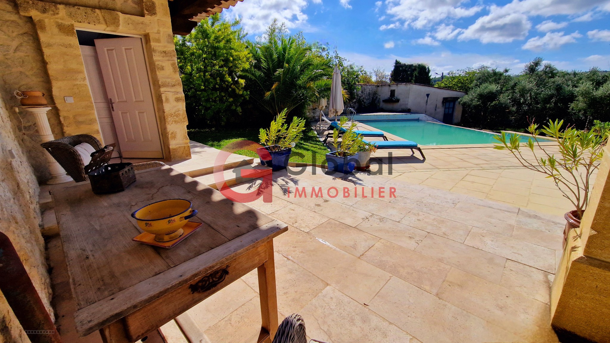 Propriété exceptionnelle de 350m2 avec piscine et dépendances | Lançon 13680 — photo 4